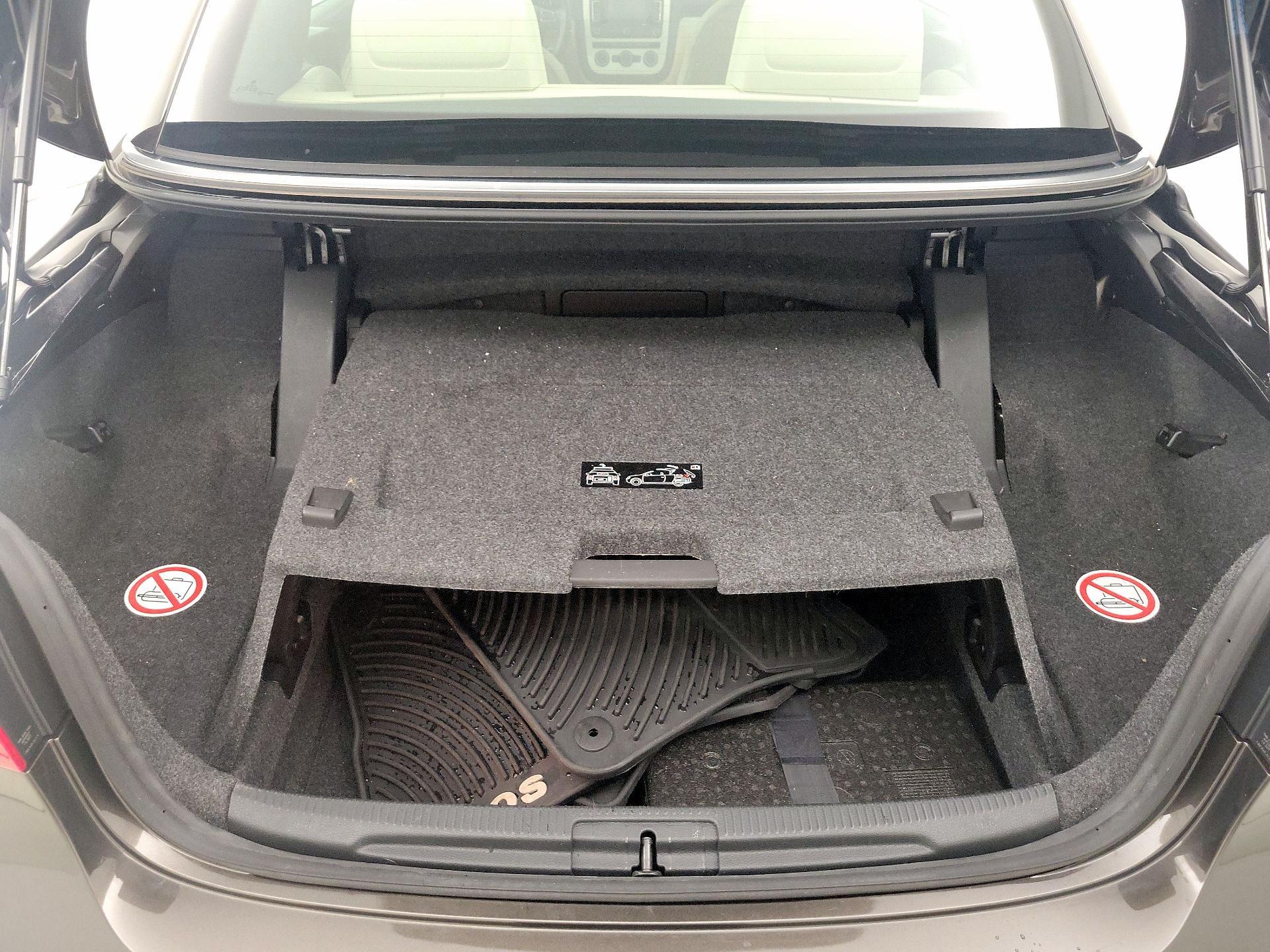 Thumbnail: 2016 Volkswagen Eos - 18