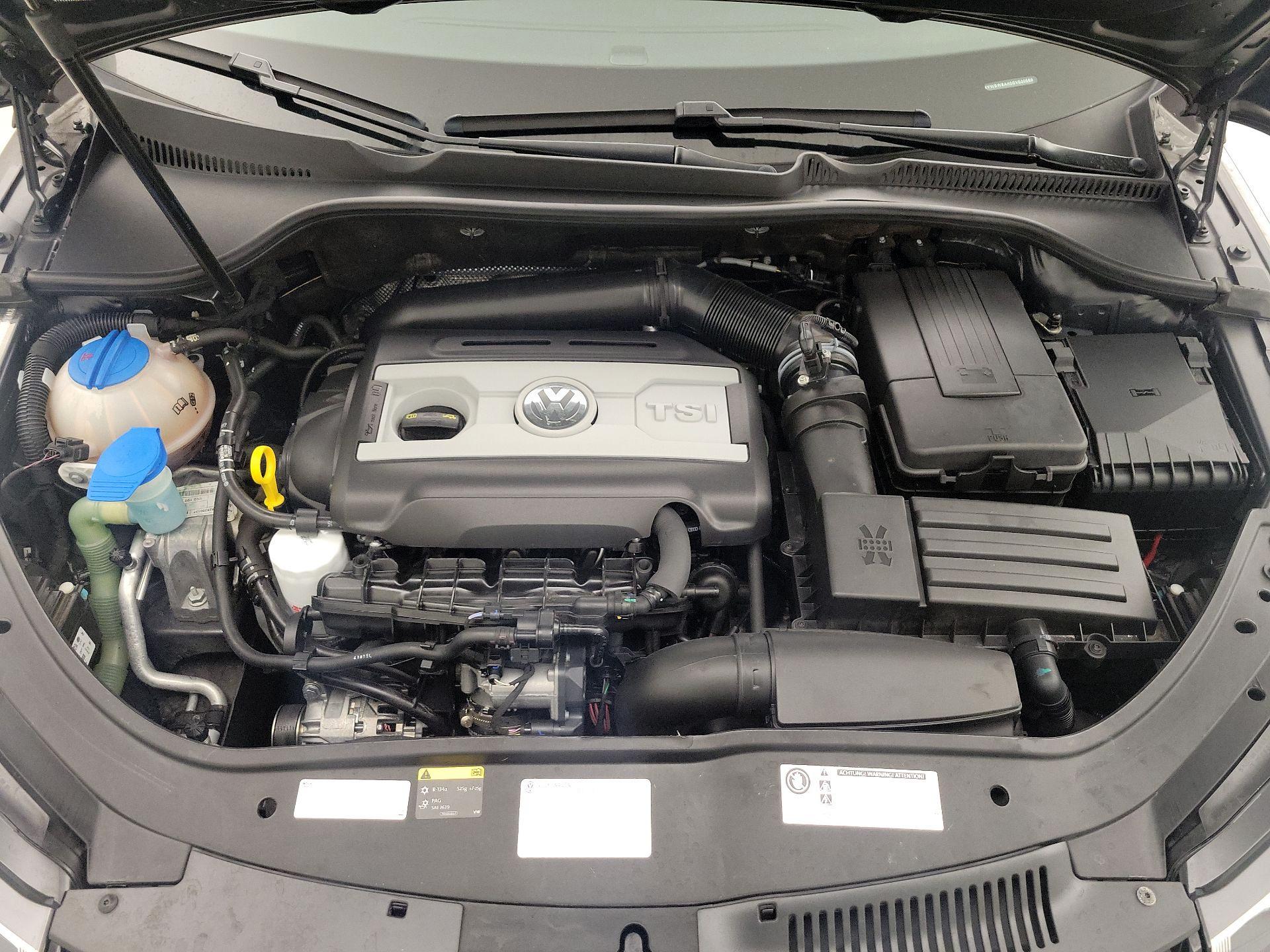 Thumbnail: 2016 Volkswagen Eos - 19