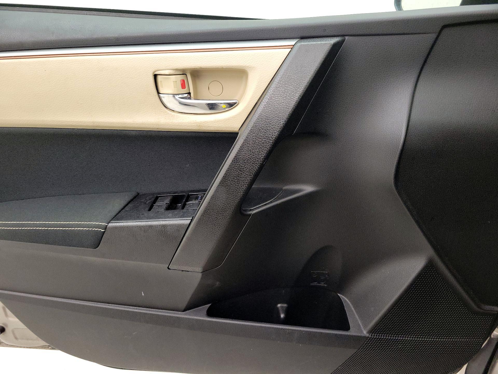 Thumbnail: 2016 Toyota Corolla - 12