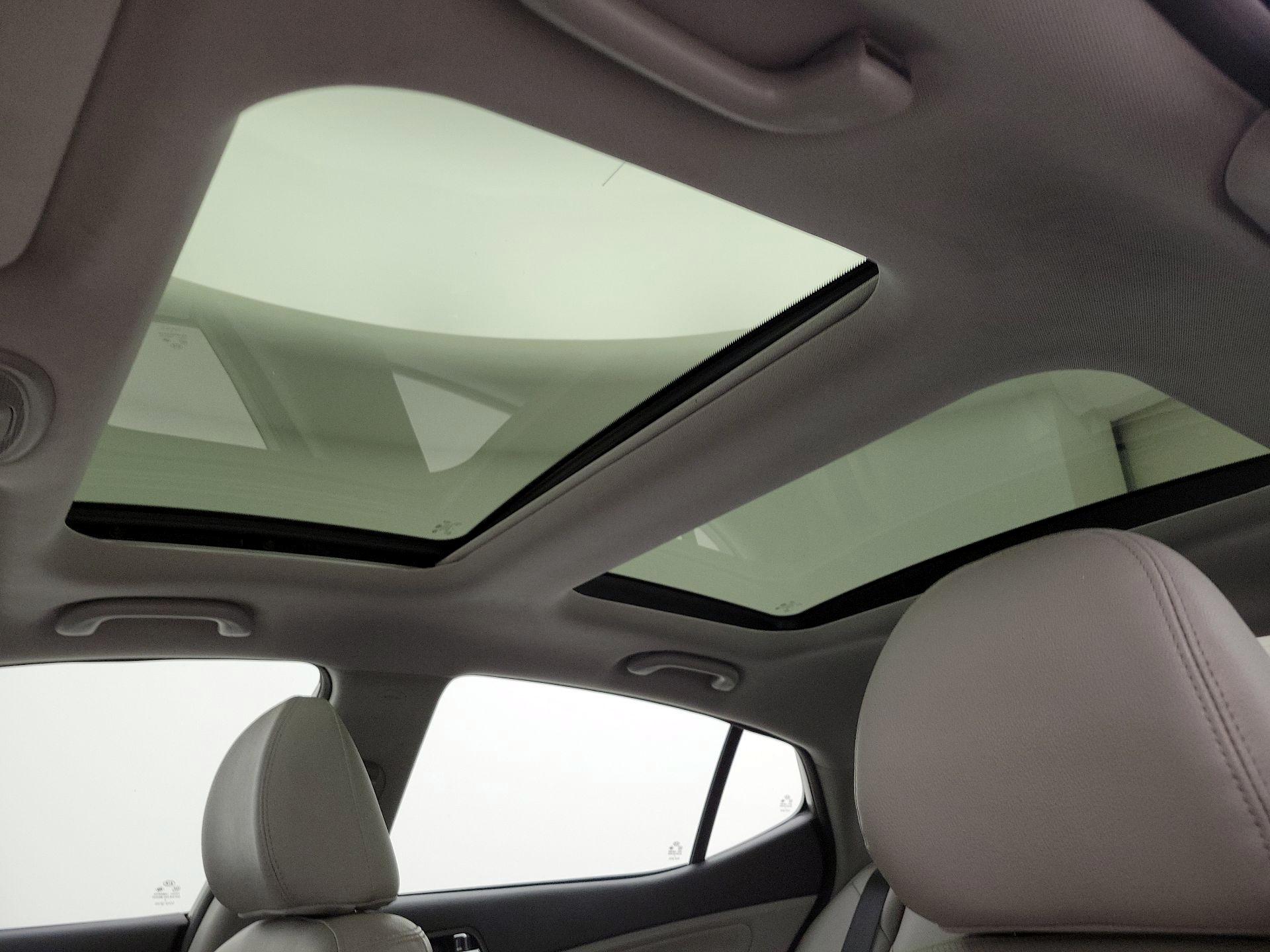 Thumbnail: 2015 Kia Optima - 19