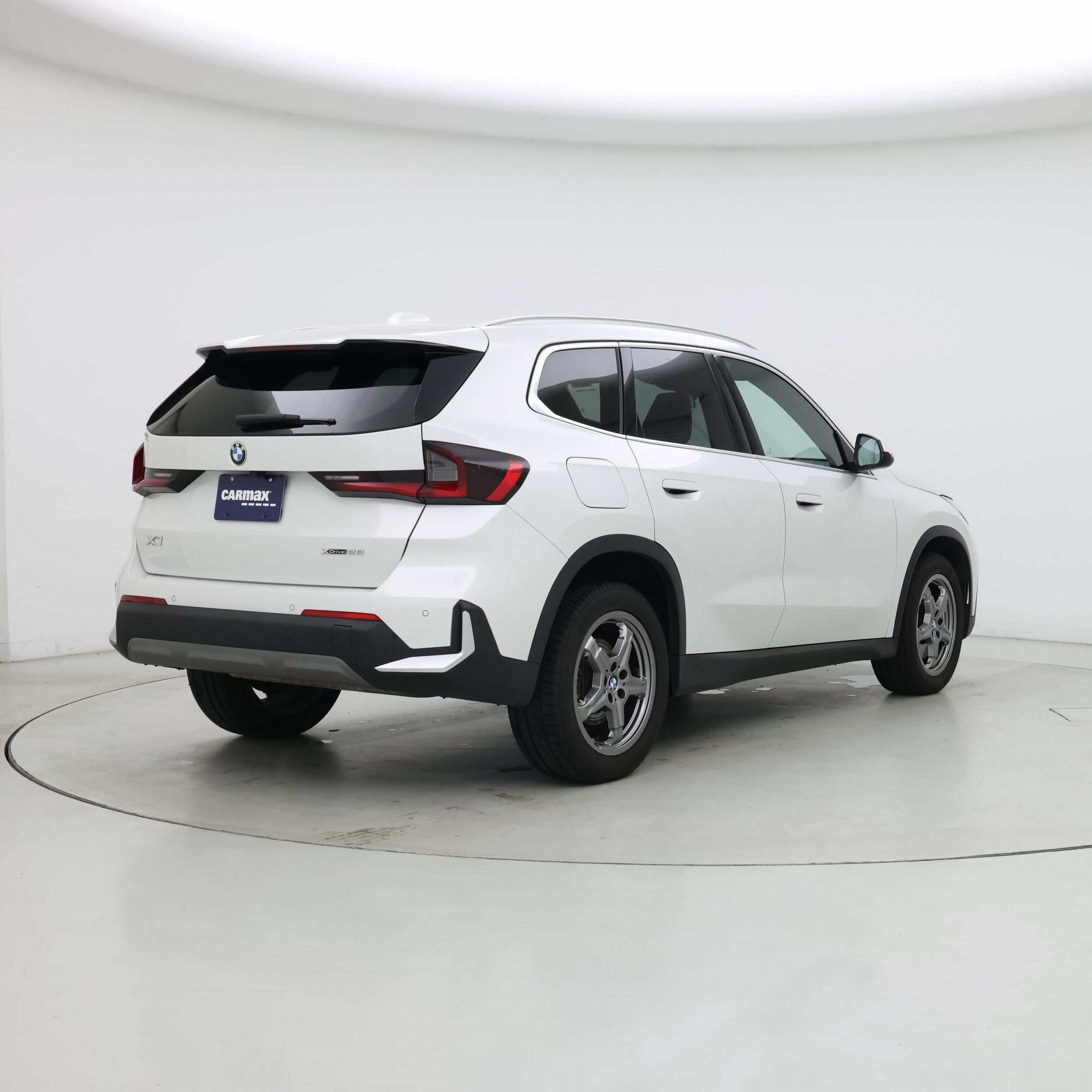 Thumbnail: 2023 BMW X1 - 8