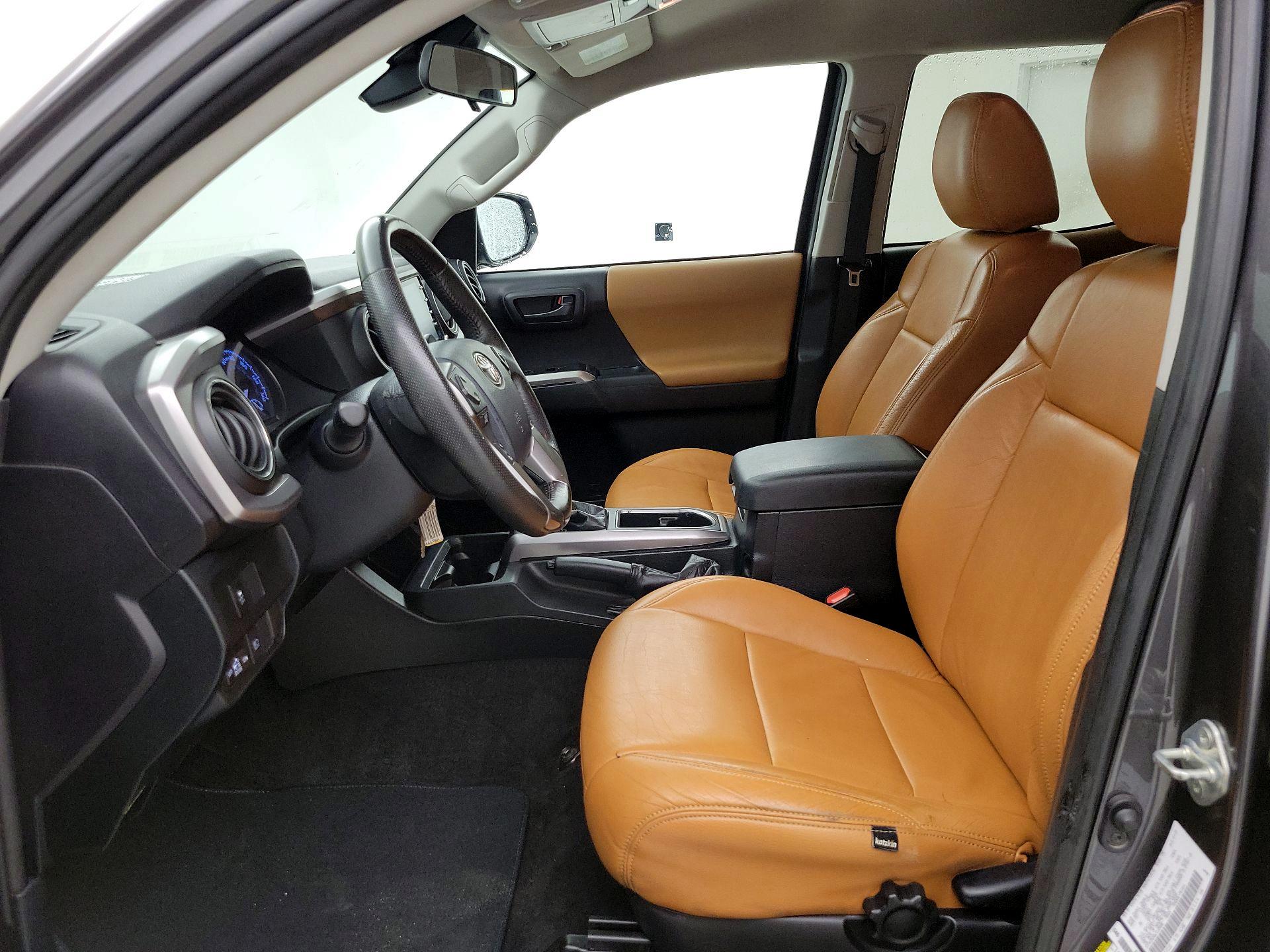 Thumbnail: 2020 Toyota Tacoma - 11