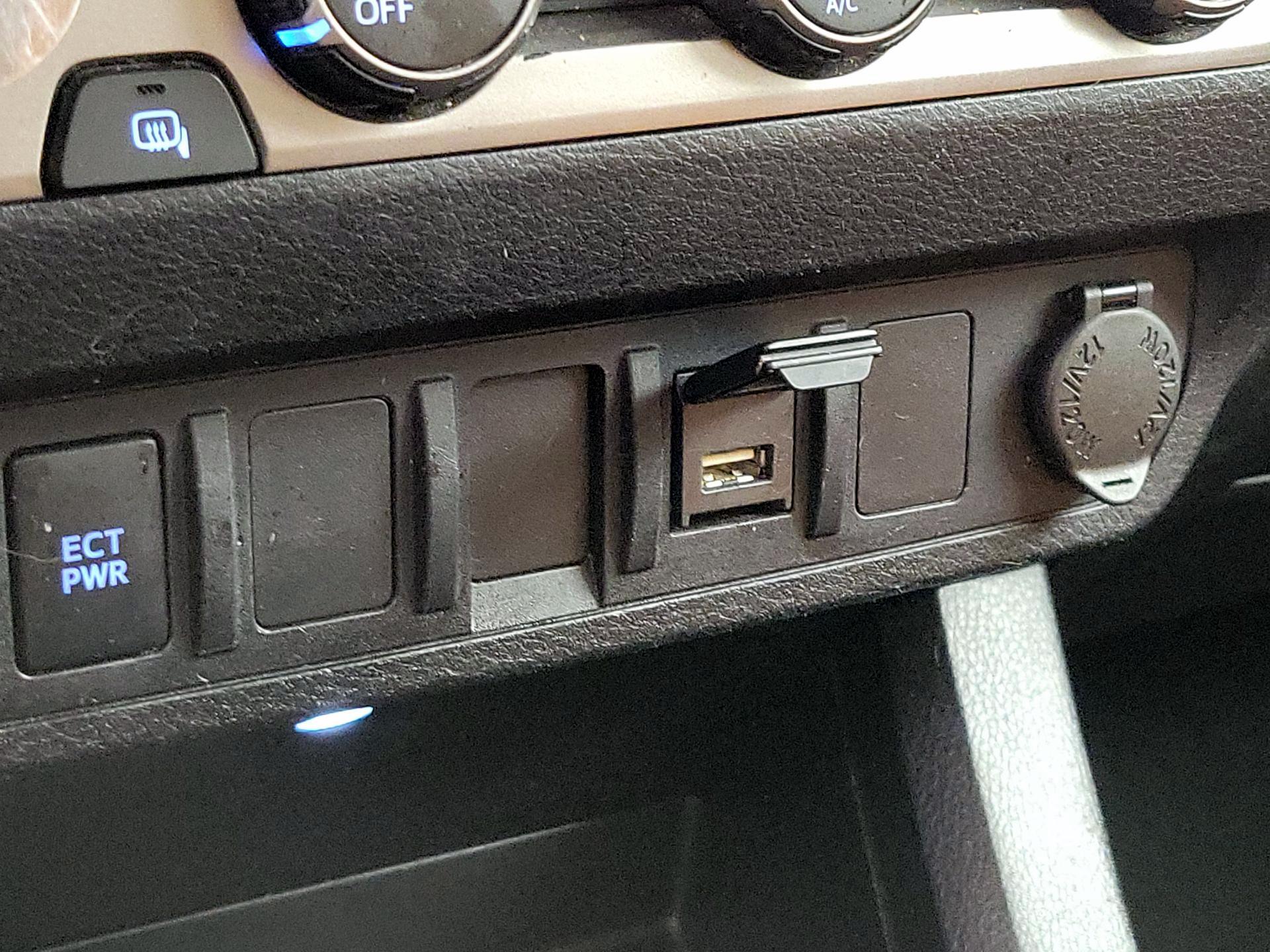 Thumbnail: 2020 Toyota Tacoma - 18