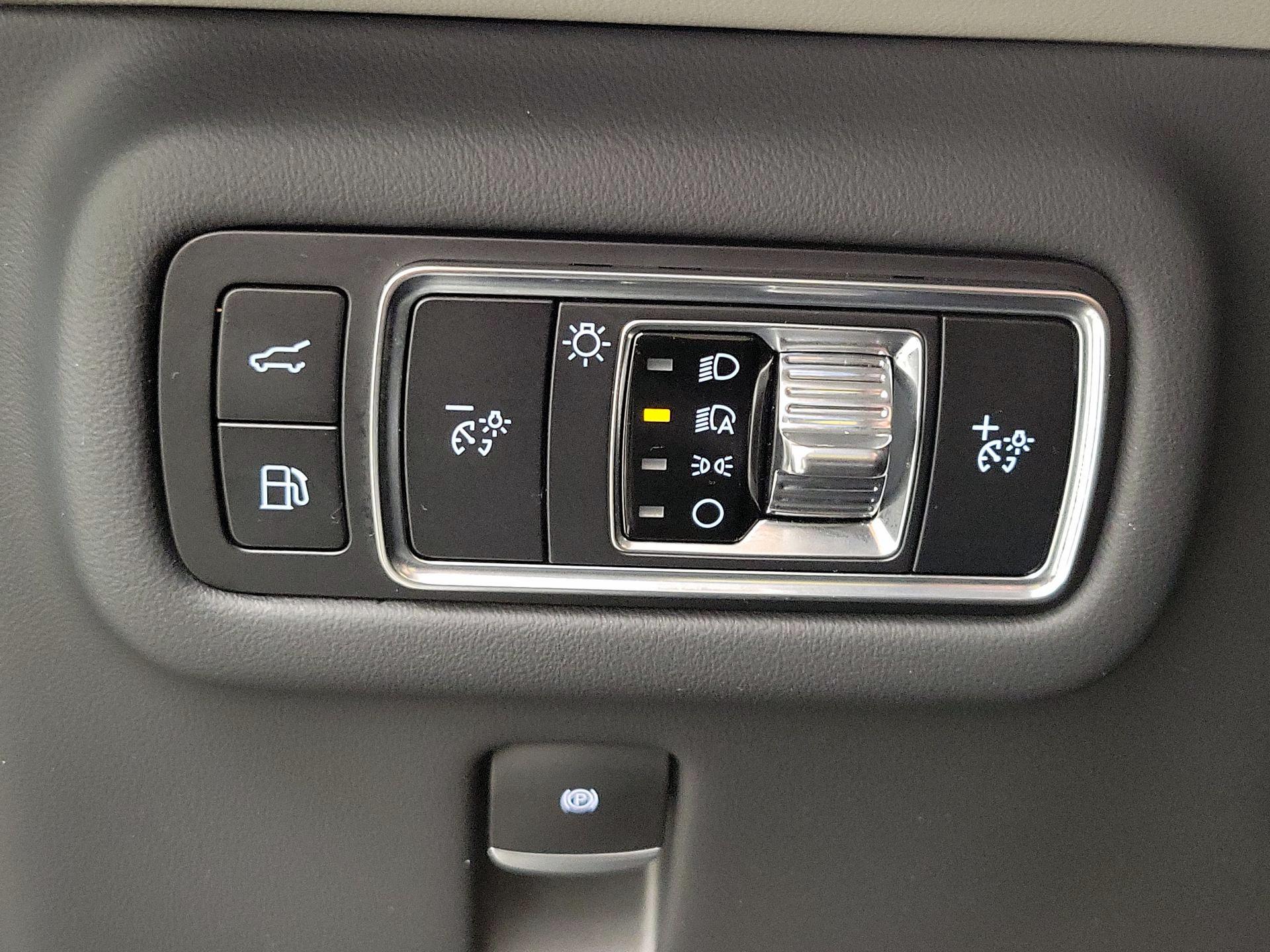 Thumbnail: 2024 Lincoln Nautilus - 13