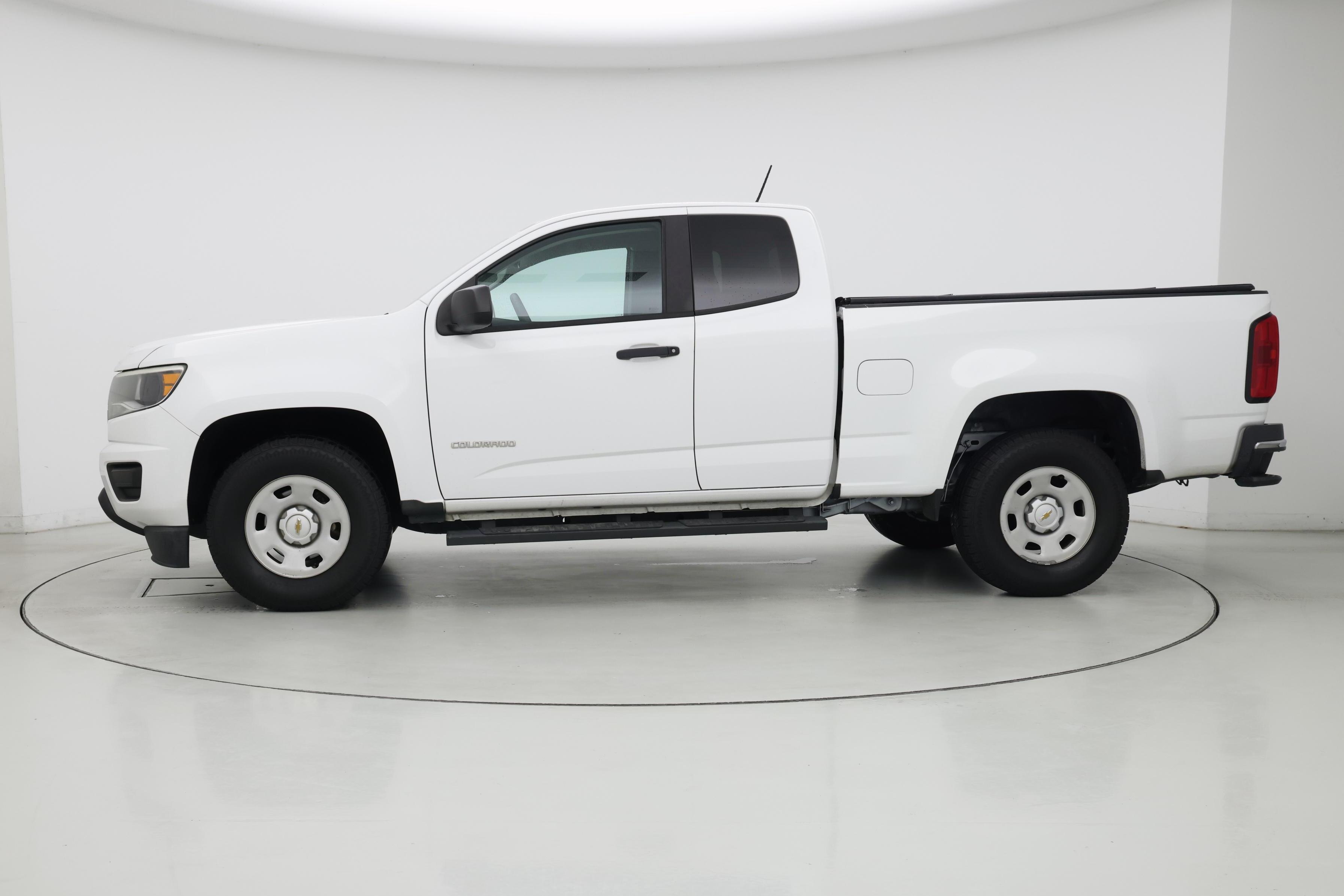 Thumbnail: 2017 Chevrolet Colorado - 3