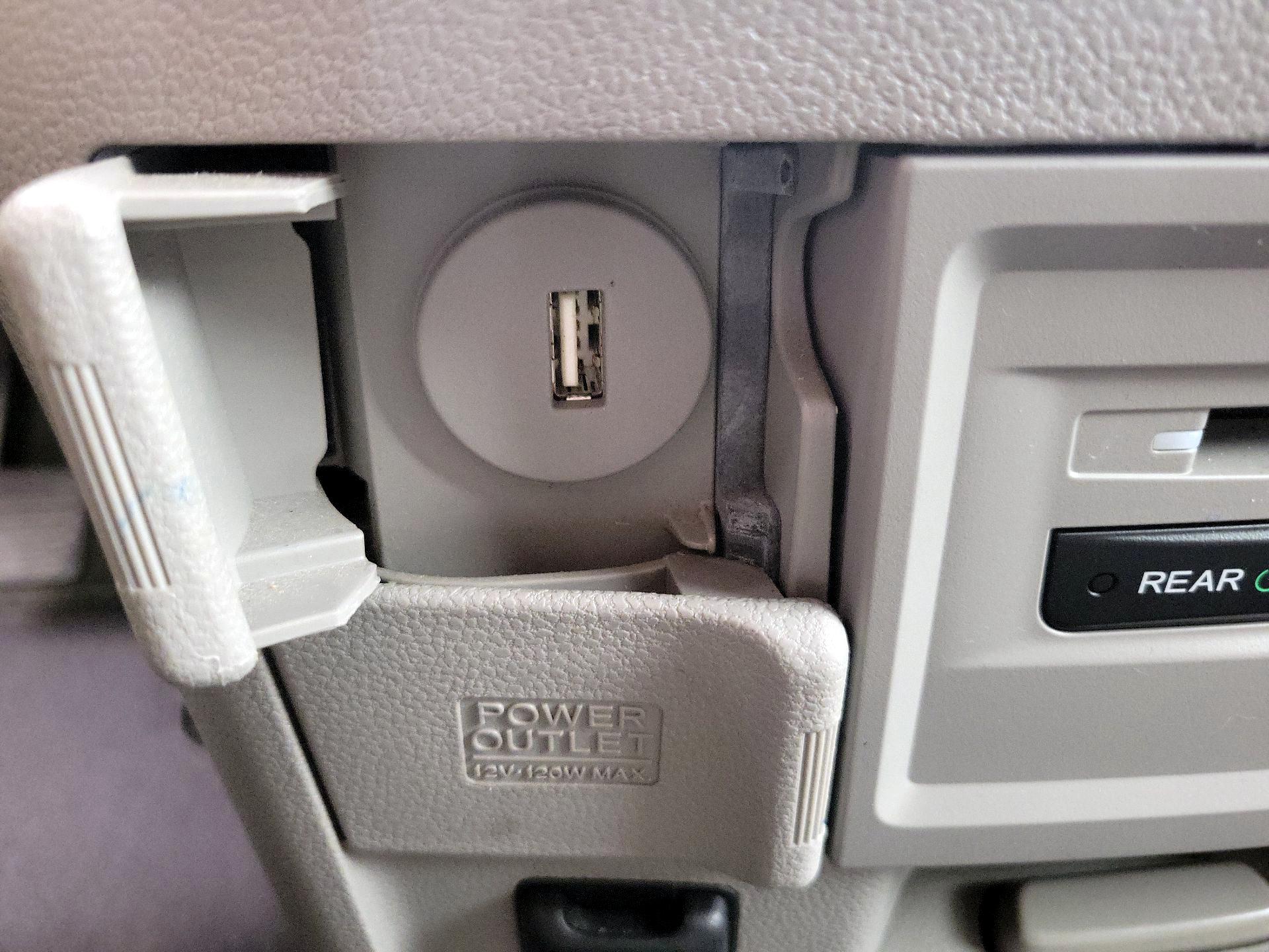 Thumbnail: 2016 Honda Odyssey - 18