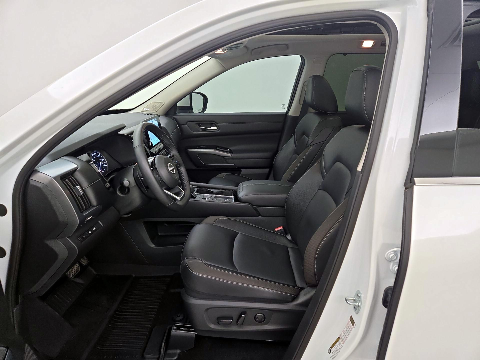 Thumbnail: 2024 Nissan Pathfinder - 11