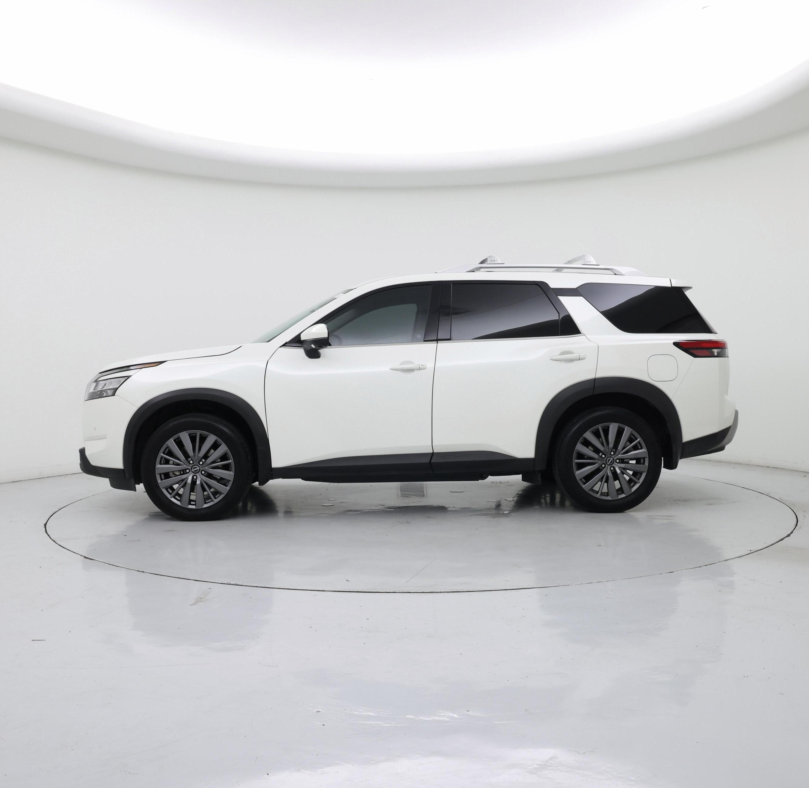 Thumbnail: 2024 Nissan Pathfinder - 3