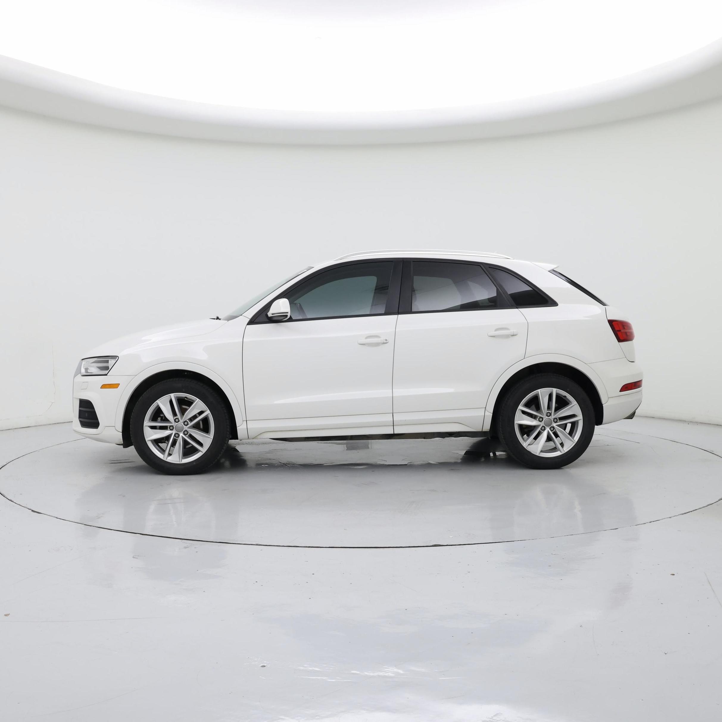 Thumbnail: 2017 Audi Q3 - 3