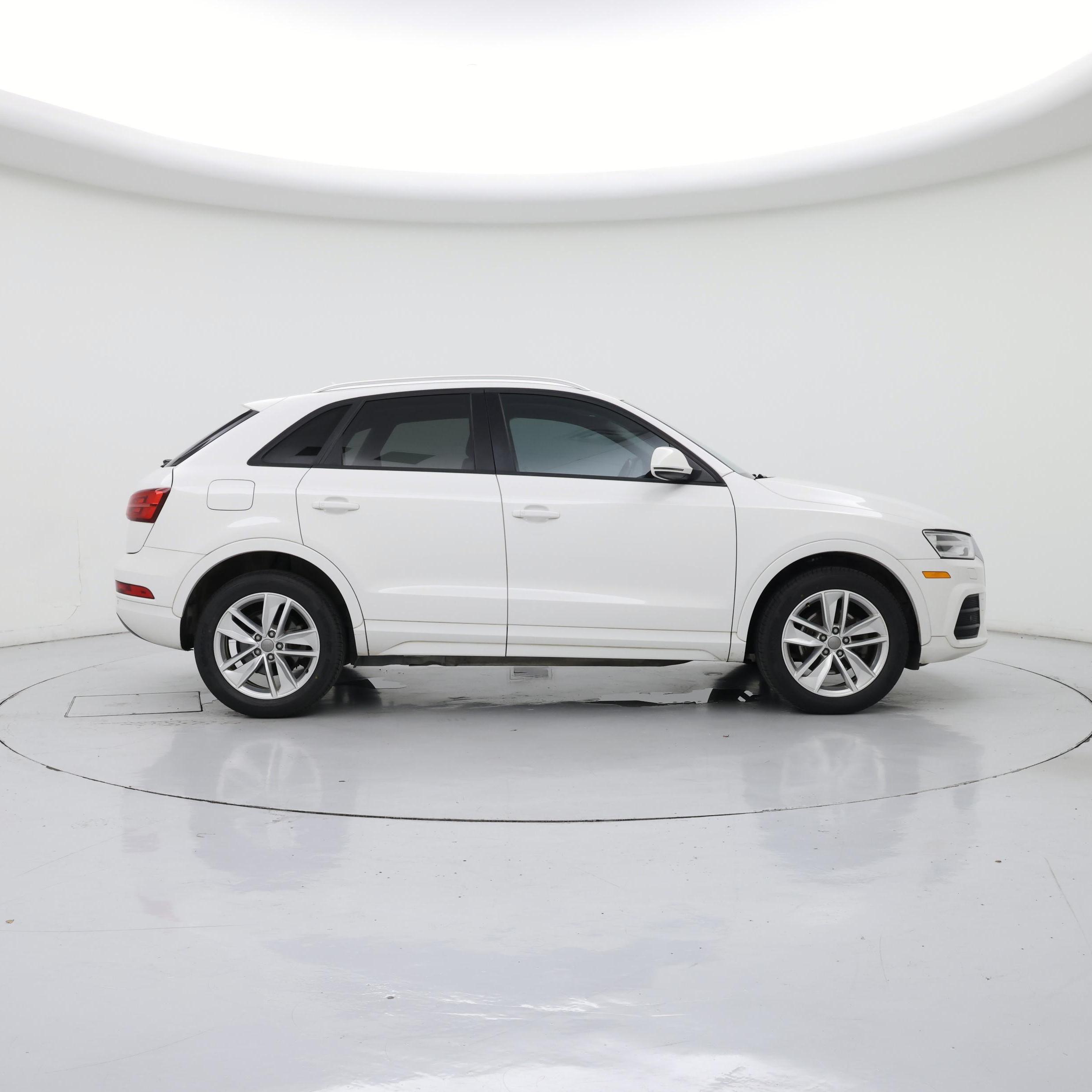 Thumbnail: 2017 Audi Q3 - 7