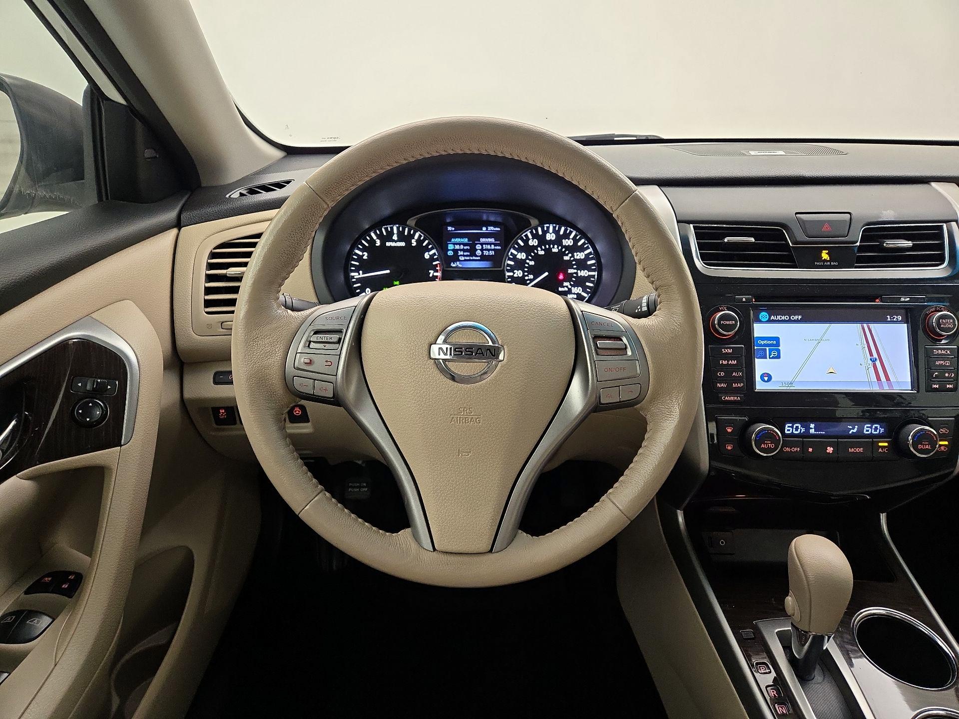 Thumbnail: 2015 Nissan Altima - 10