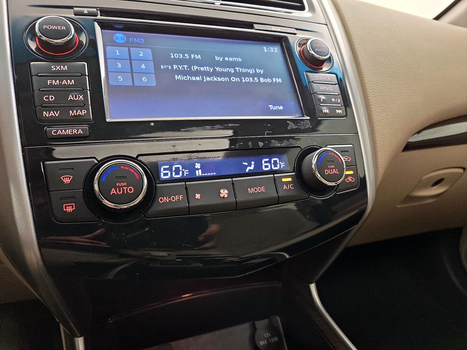 Thumbnail: 2015 Nissan Altima - 17