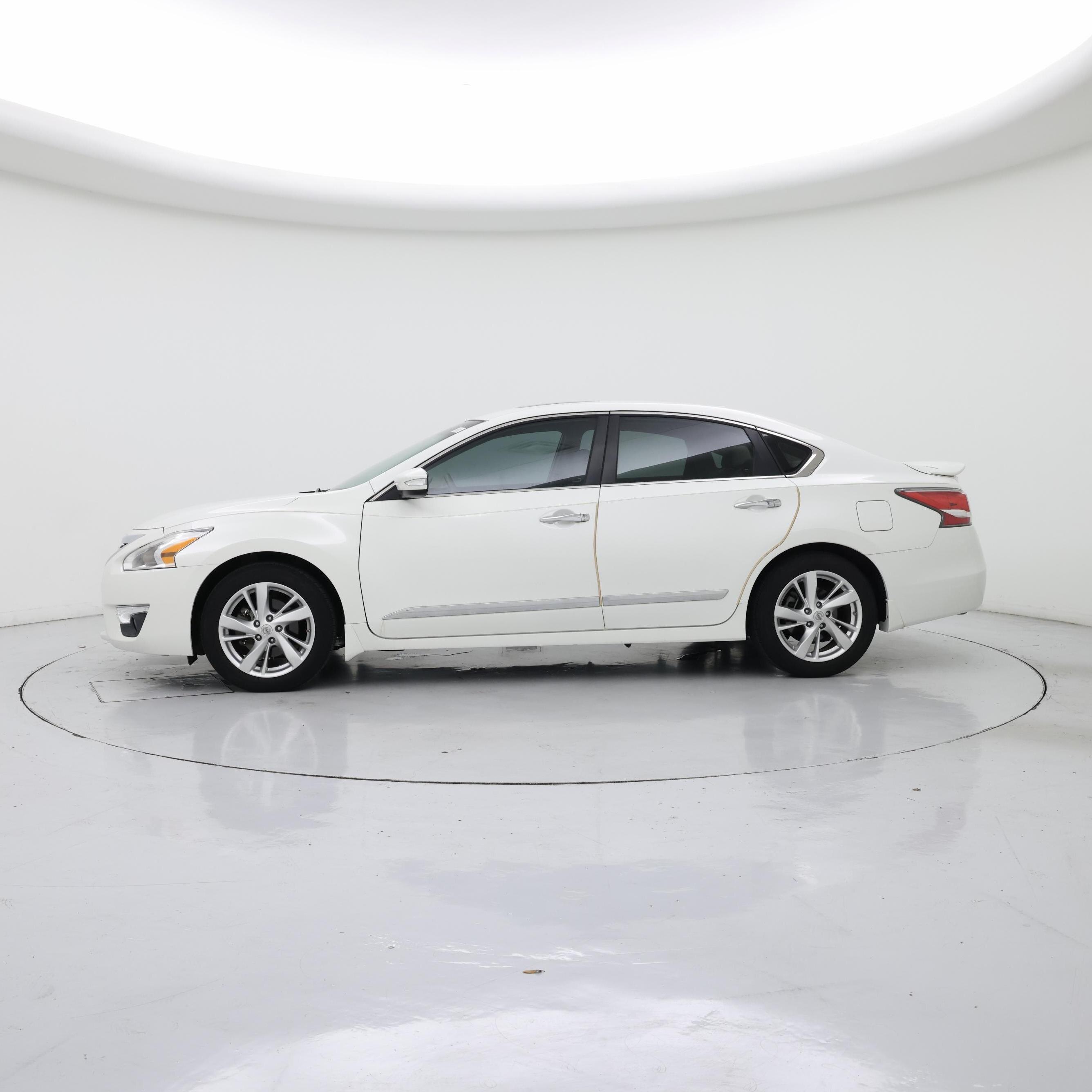 Thumbnail: 2015 Nissan Altima - 3
