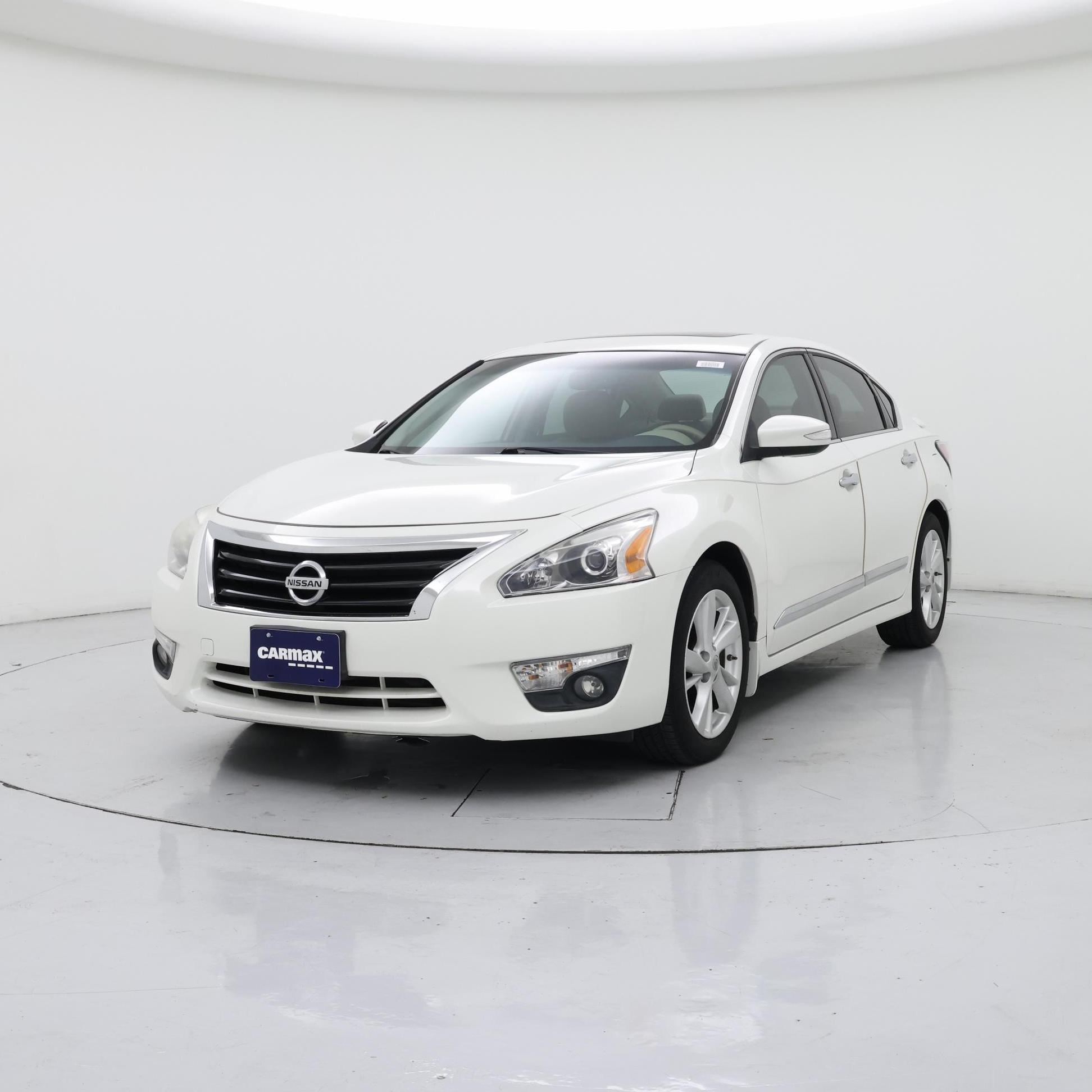 Thumbnail: 2015 Nissan Altima - 4