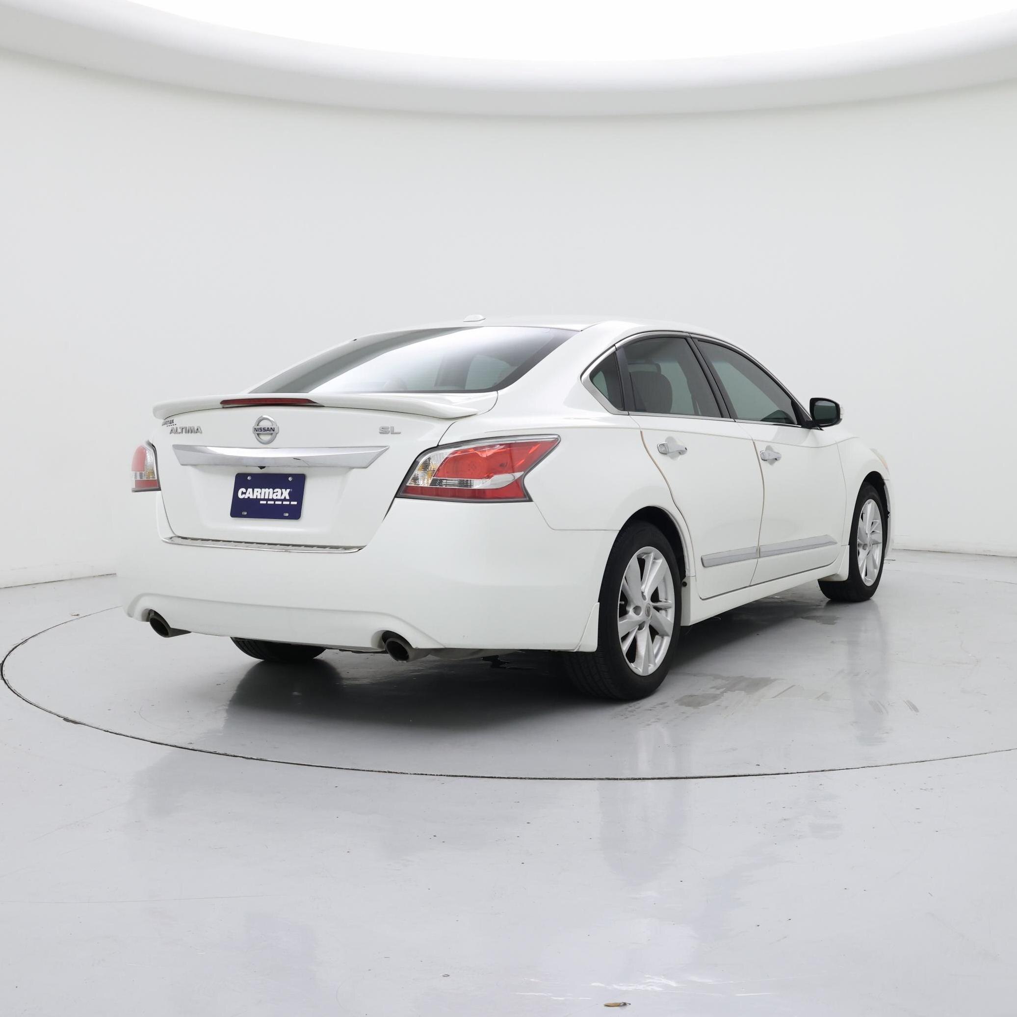 Thumbnail: 2015 Nissan Altima - 8