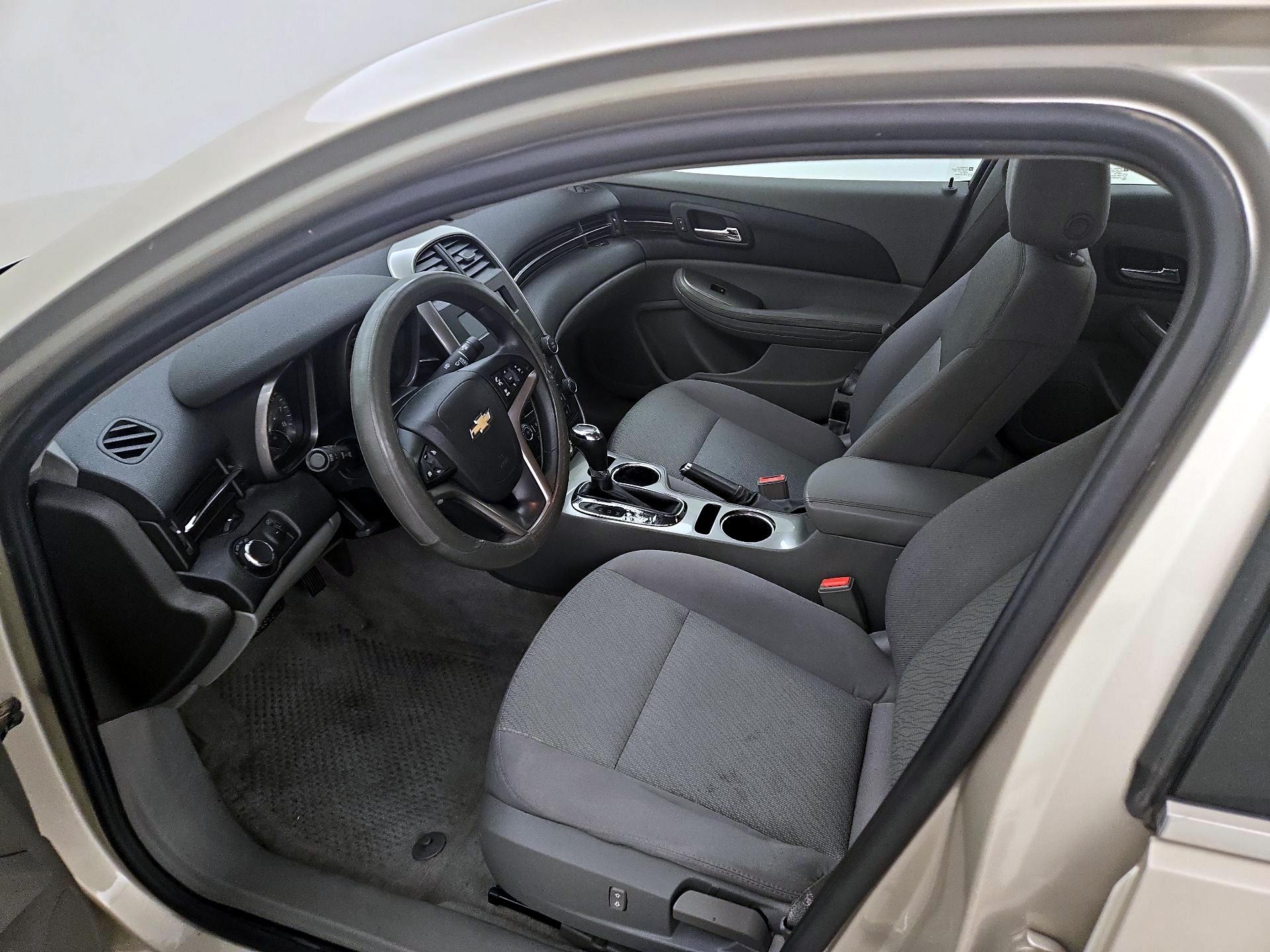 Thumbnail: 2015 Chevrolet Malibu - 11