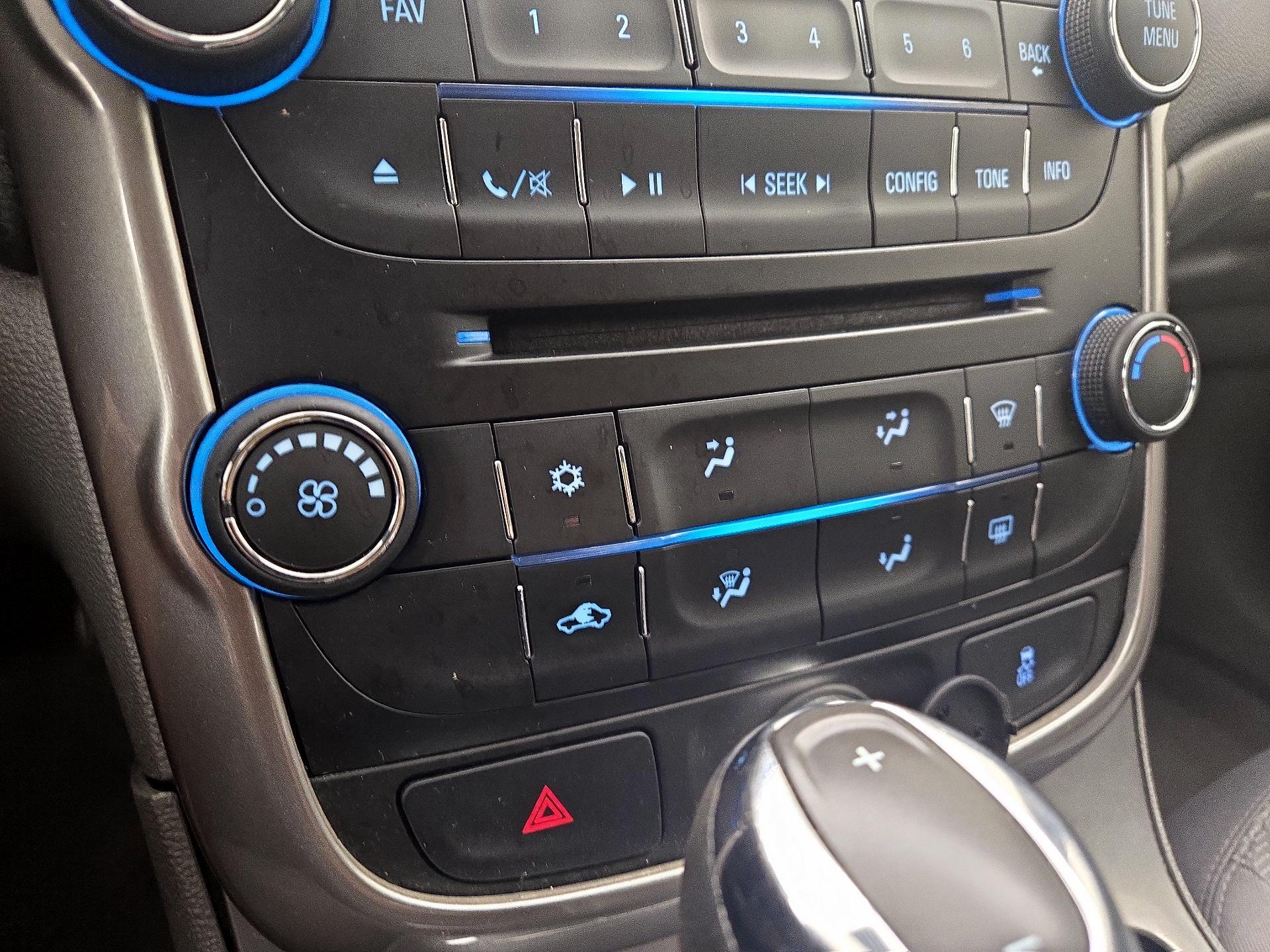 Thumbnail: 2015 Chevrolet Malibu - 15