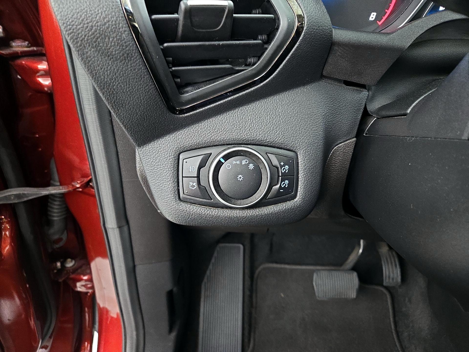 Thumbnail: 2016 Ford Escape - 13