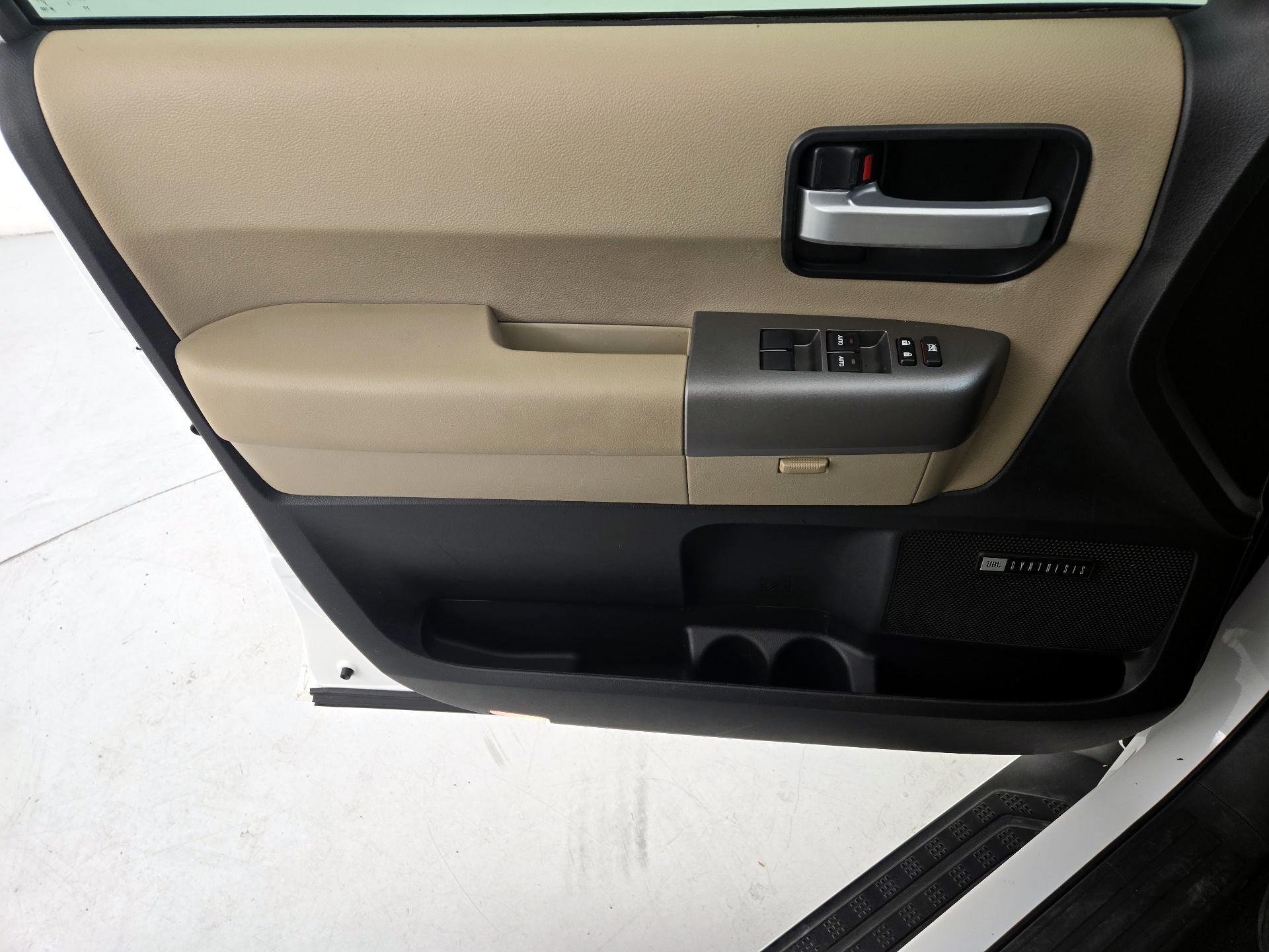 Thumbnail: 2015 Toyota Sequoia - 12