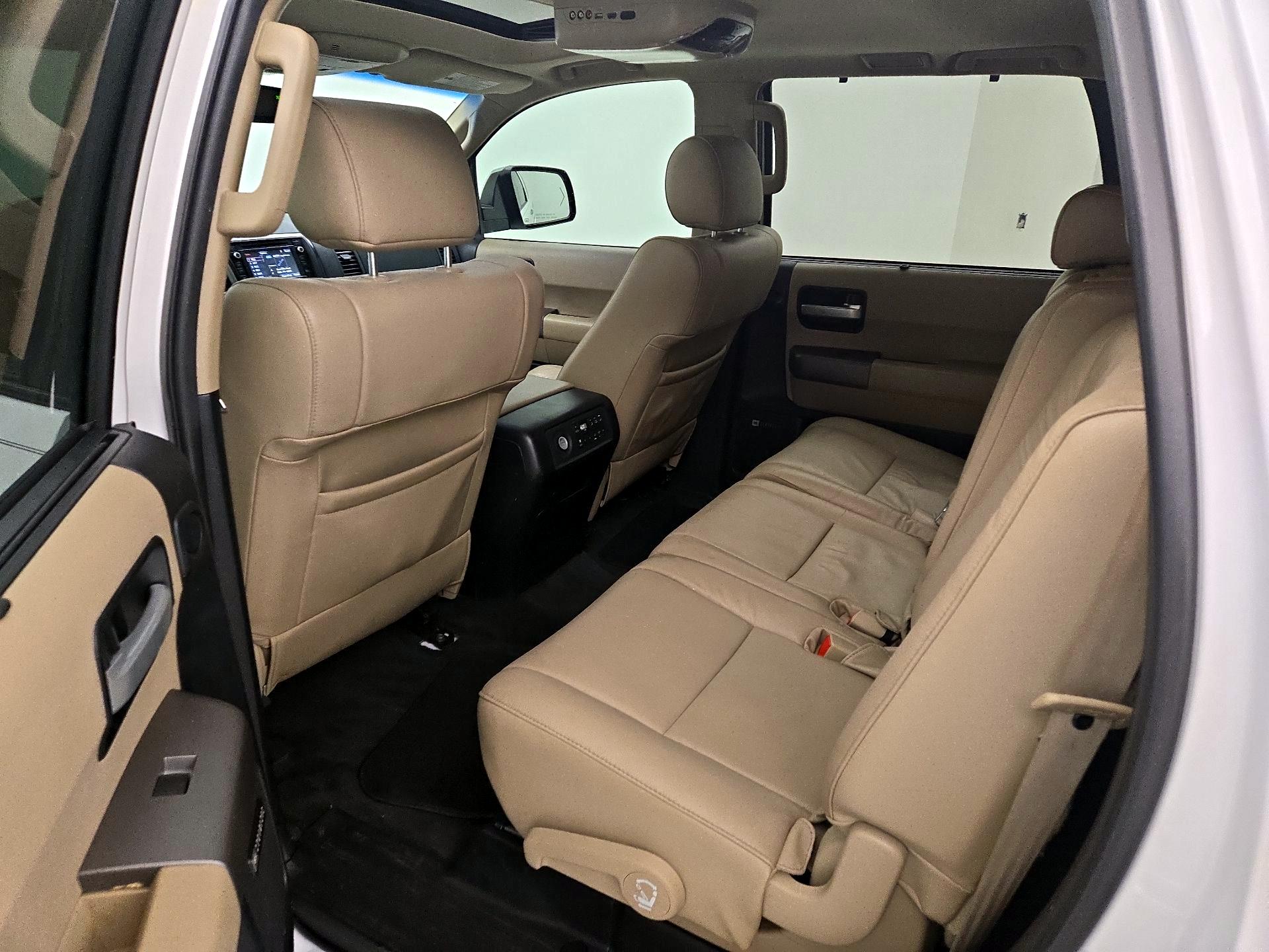 Thumbnail: 2015 Toyota Sequoia - 20
