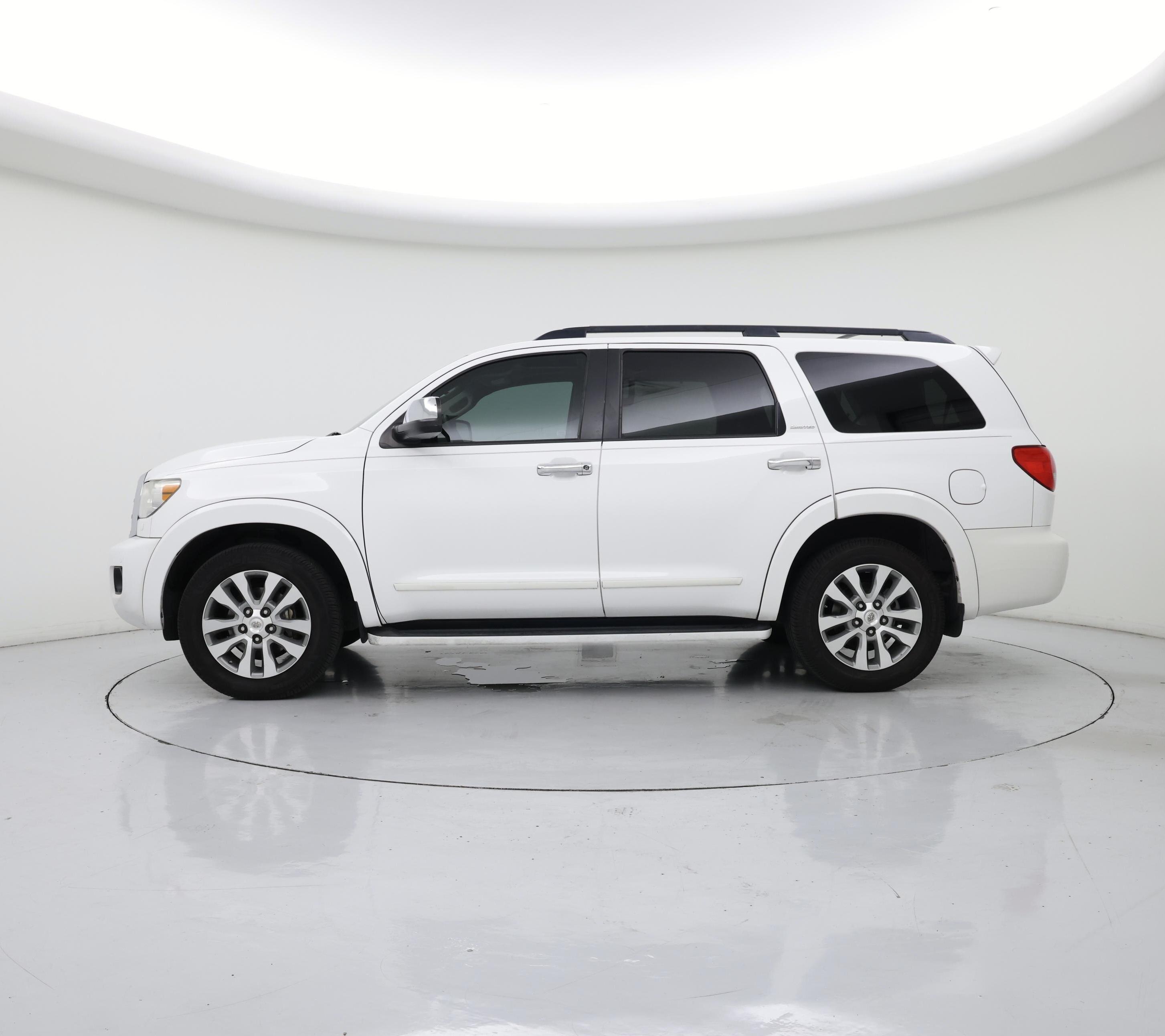 Thumbnail: 2015 Toyota Sequoia - 3