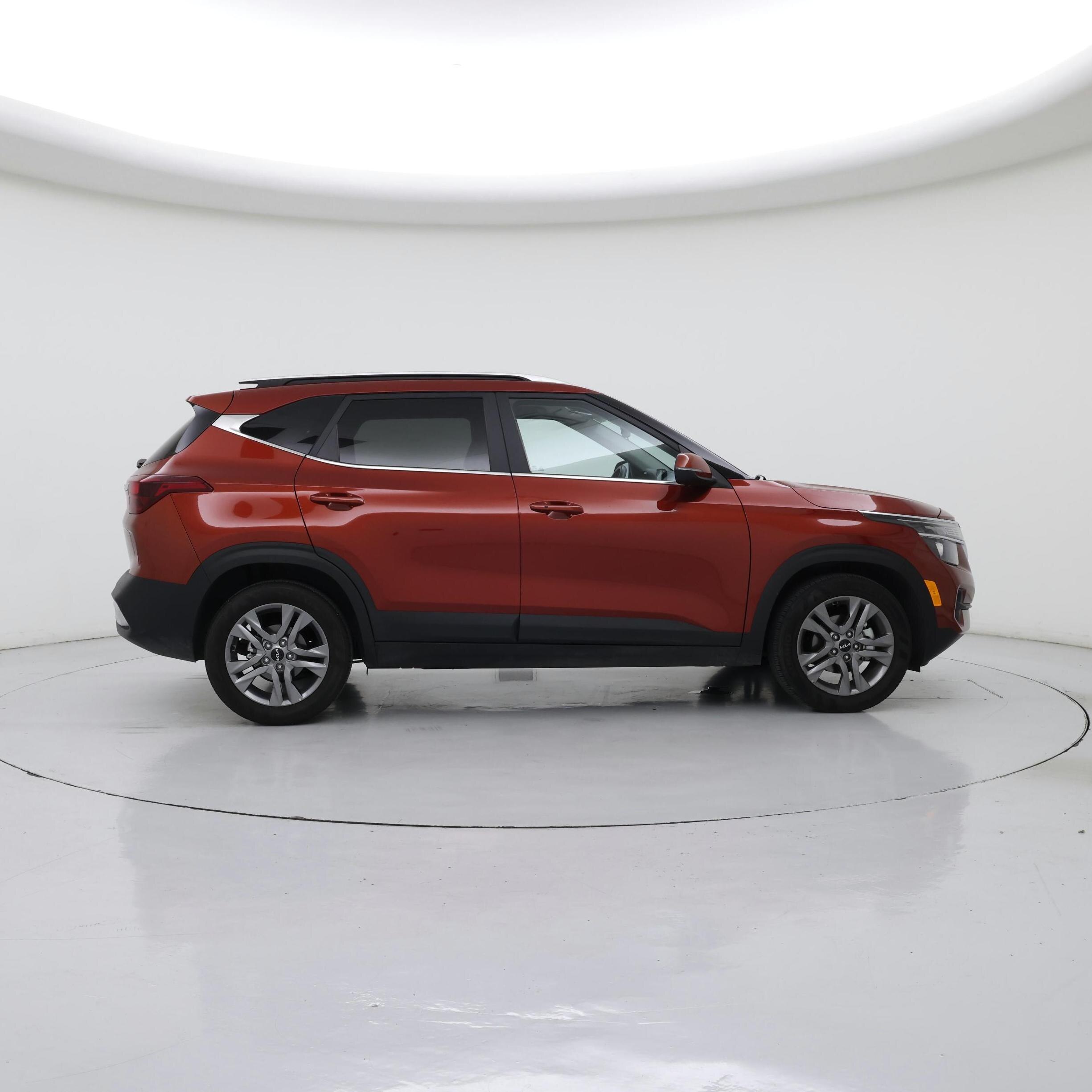 Thumbnail: 2023 Kia Seltos - 7