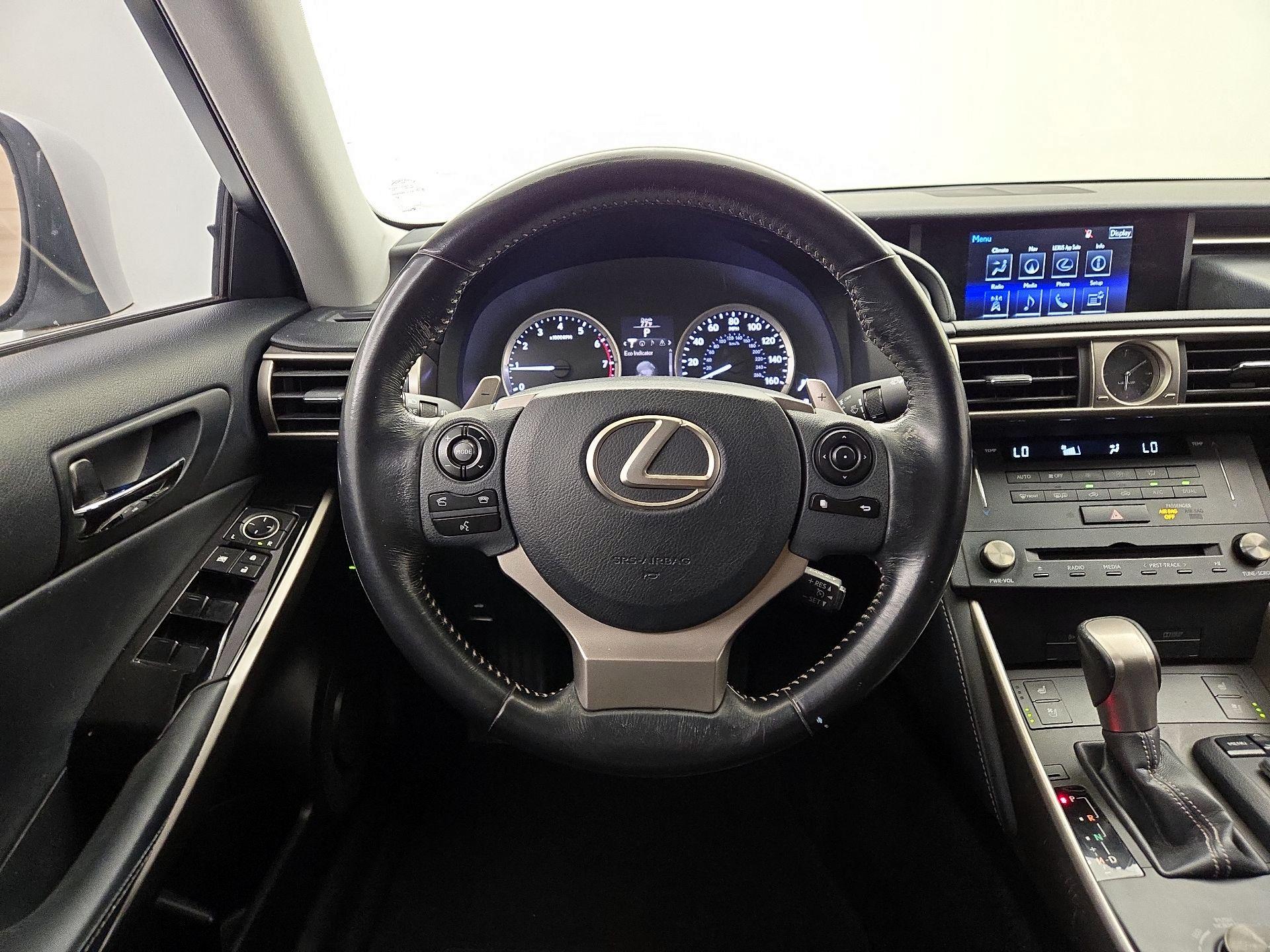 Thumbnail: 2016 Lexus IS - 10