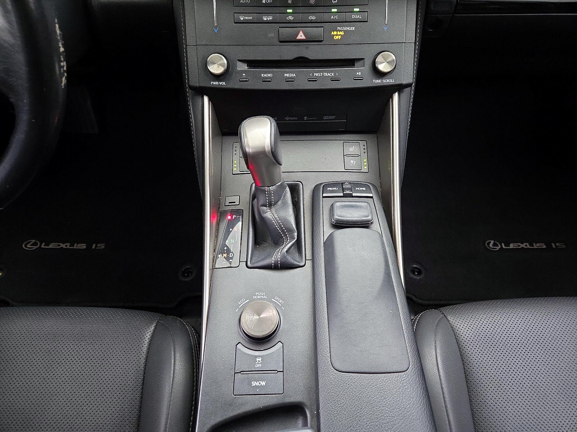 Thumbnail: 2016 Lexus IS - 18