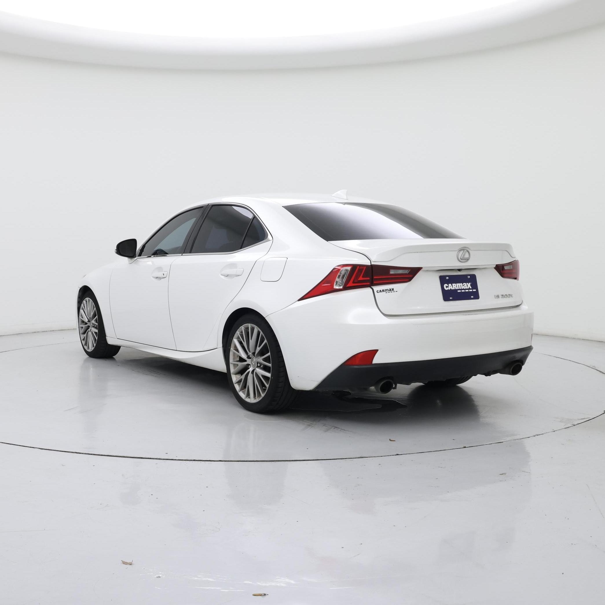 Thumbnail: 2016 Lexus IS - 2
