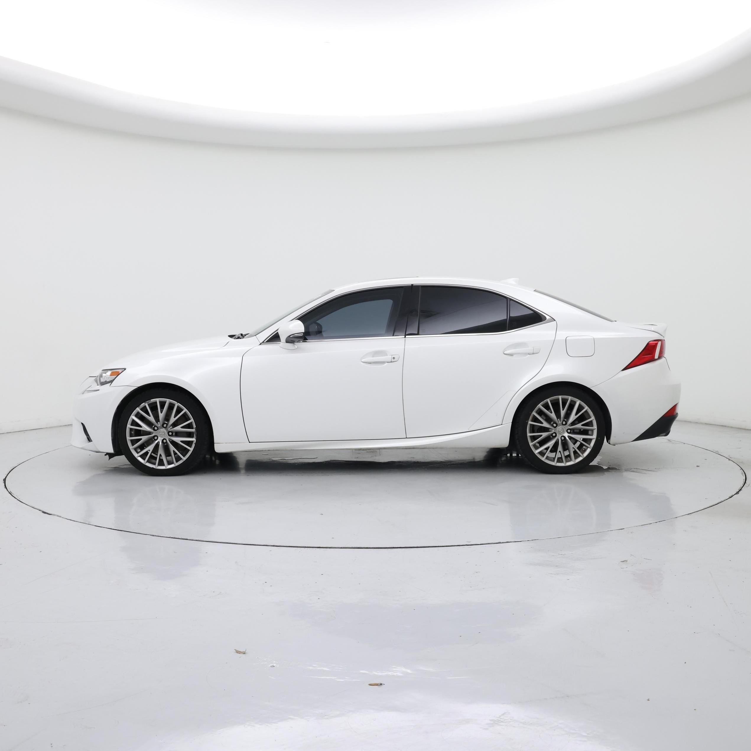Thumbnail: 2016 Lexus IS - 3
