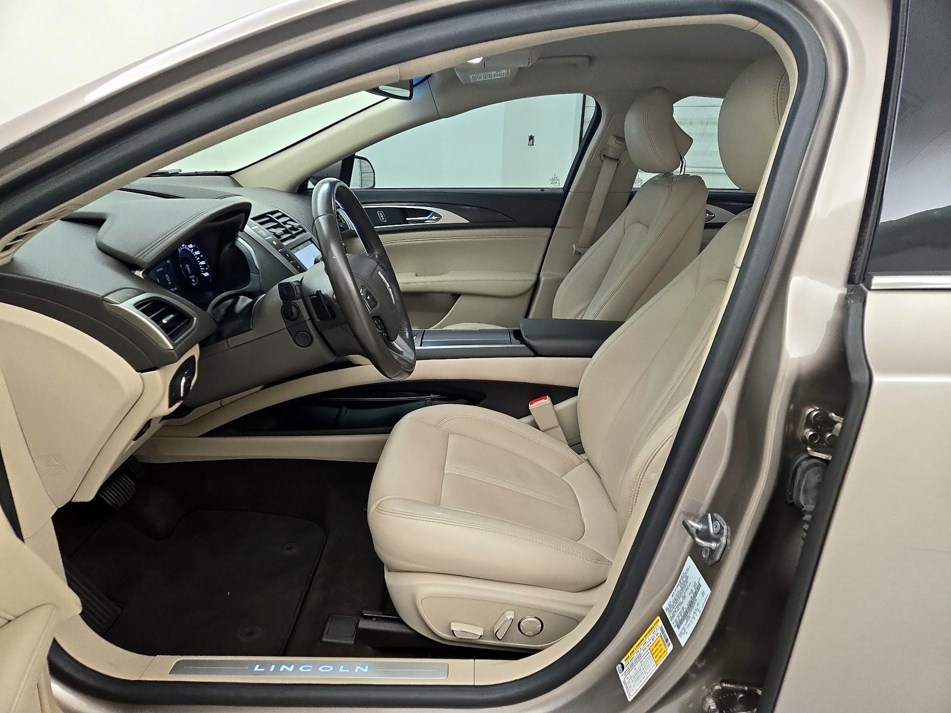 Thumbnail: 2019 Lincoln MKZ - 11
