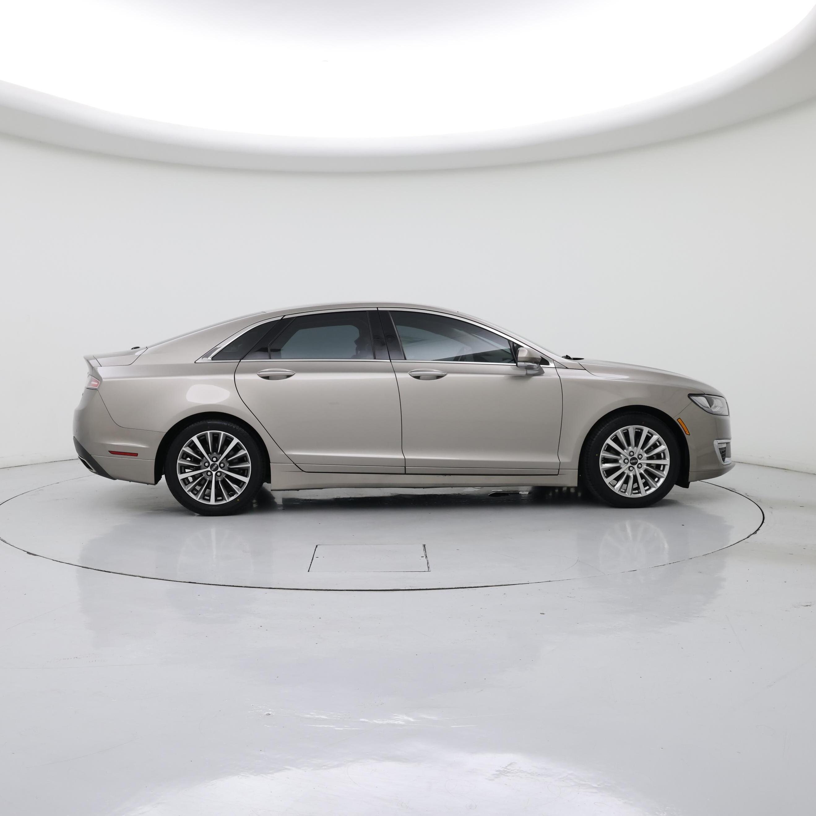Thumbnail: 2019 Lincoln MKZ - 7