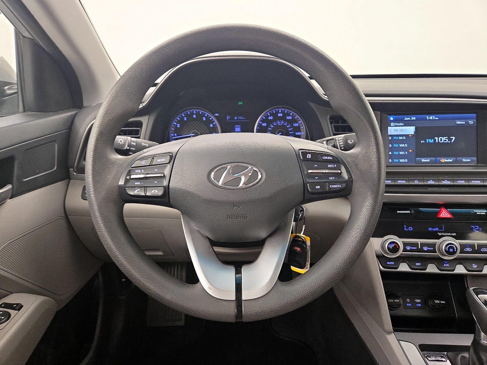 Thumbnail: 2020 Hyundai Elantra - 10