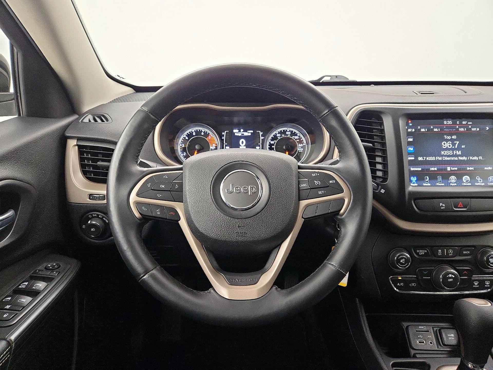 Thumbnail: 2017 Jeep Cherokee - 10