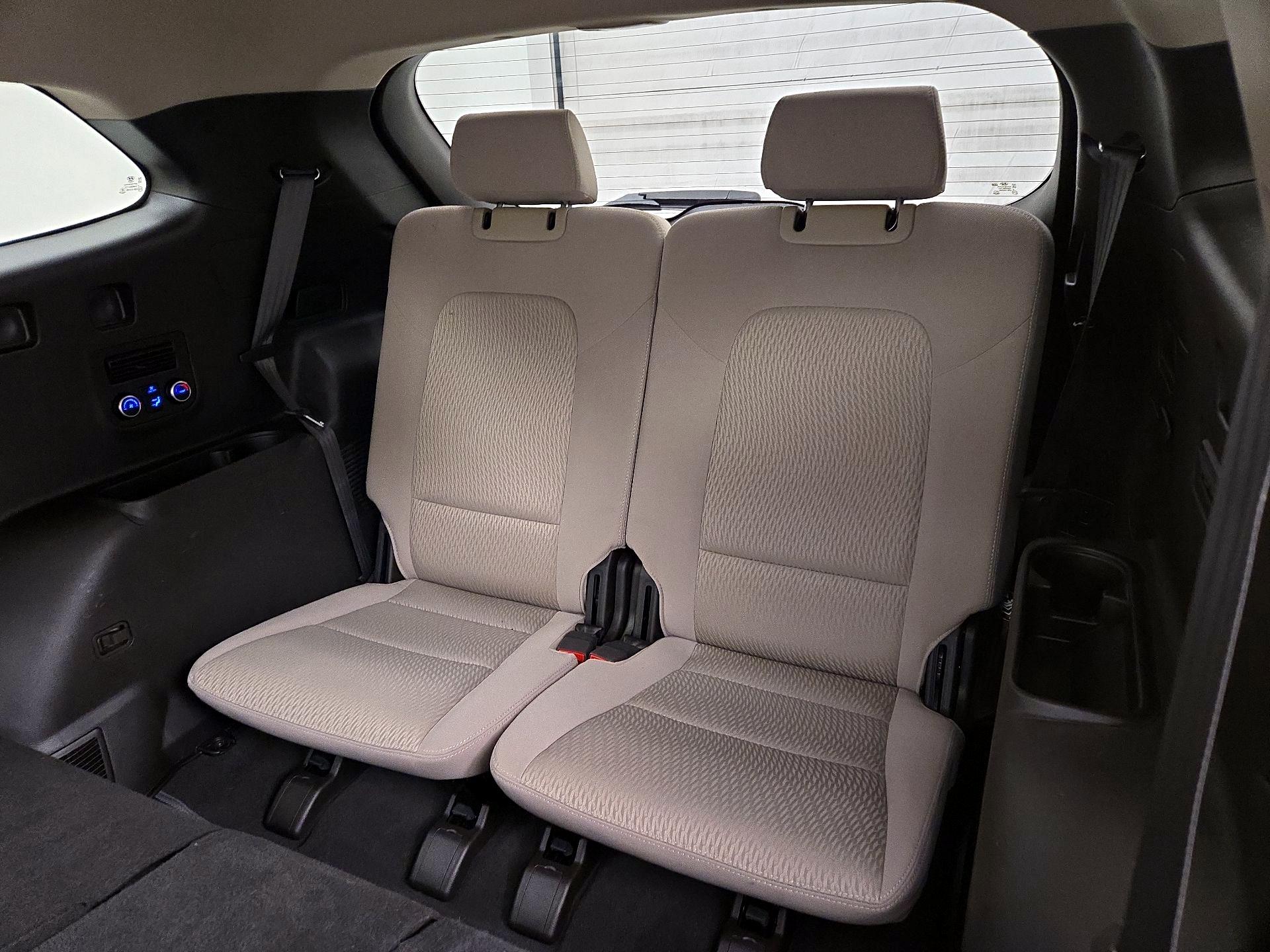 Thumbnail: 2016 Hyundai Santa Fe - 20