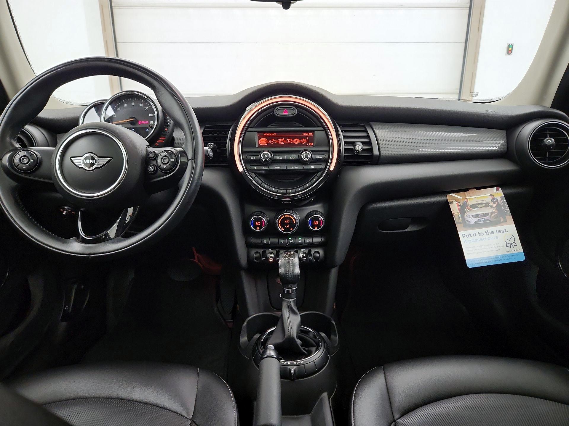 Thumbnail: 2016 MINI Cooper Hardtop - 9