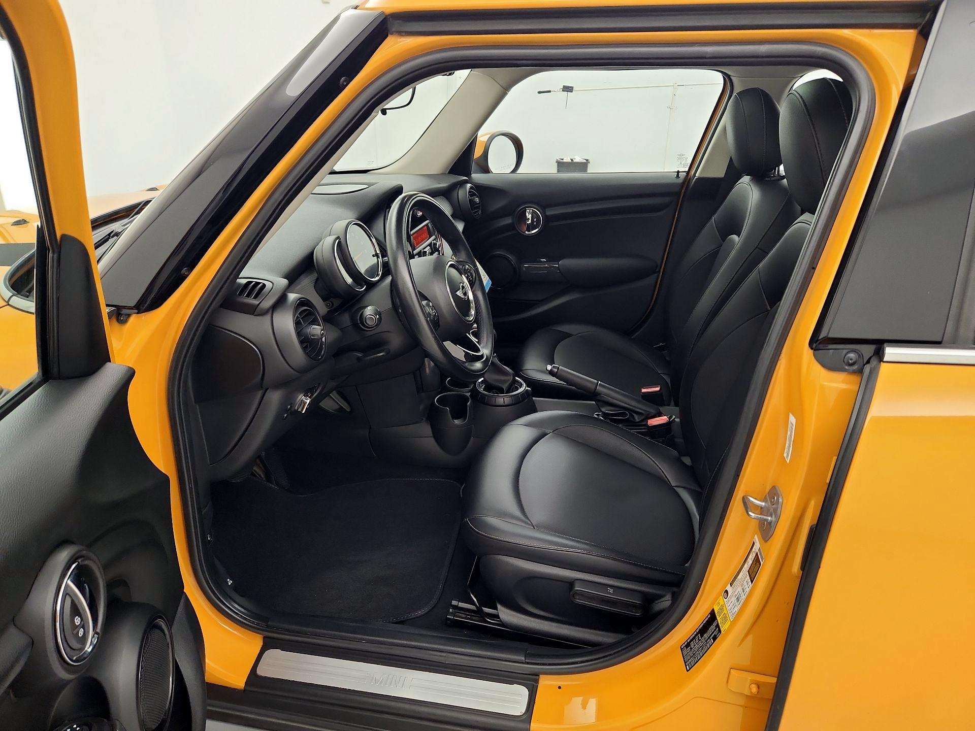 Thumbnail: 2016 MINI Cooper Hardtop - 11