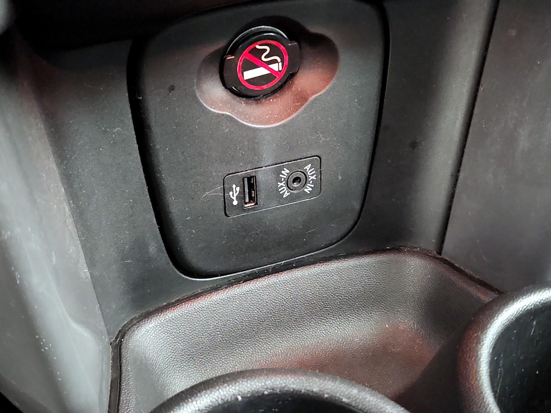 Thumbnail: 2016 MINI Cooper Hardtop - 17