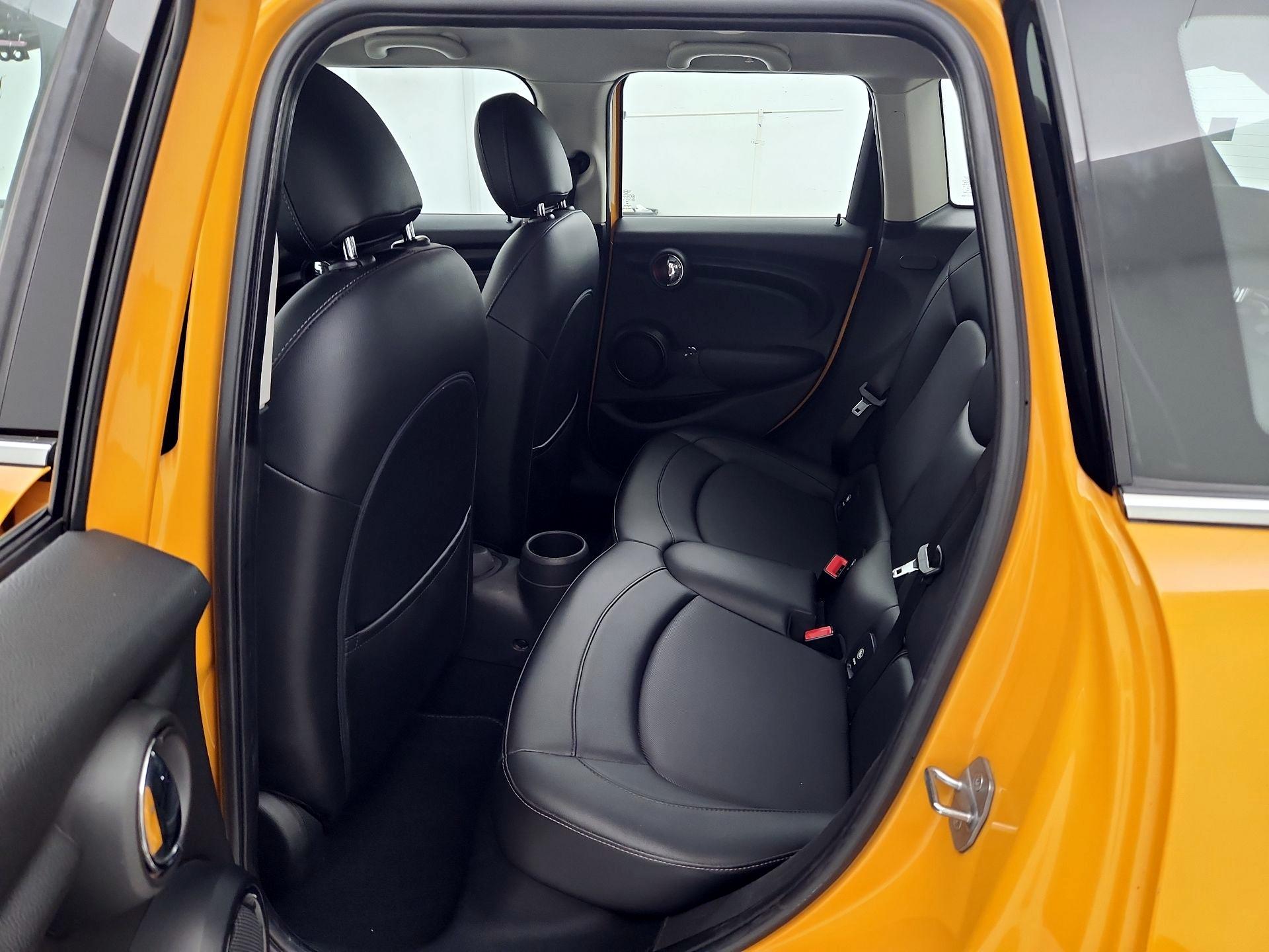 Thumbnail: 2016 MINI Cooper Hardtop - 19