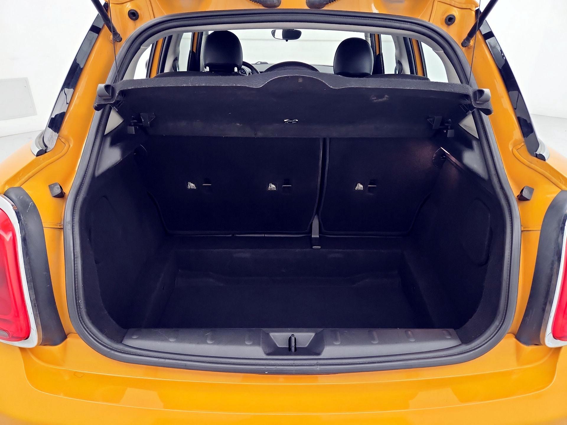 Thumbnail: 2016 MINI Cooper Hardtop - 20