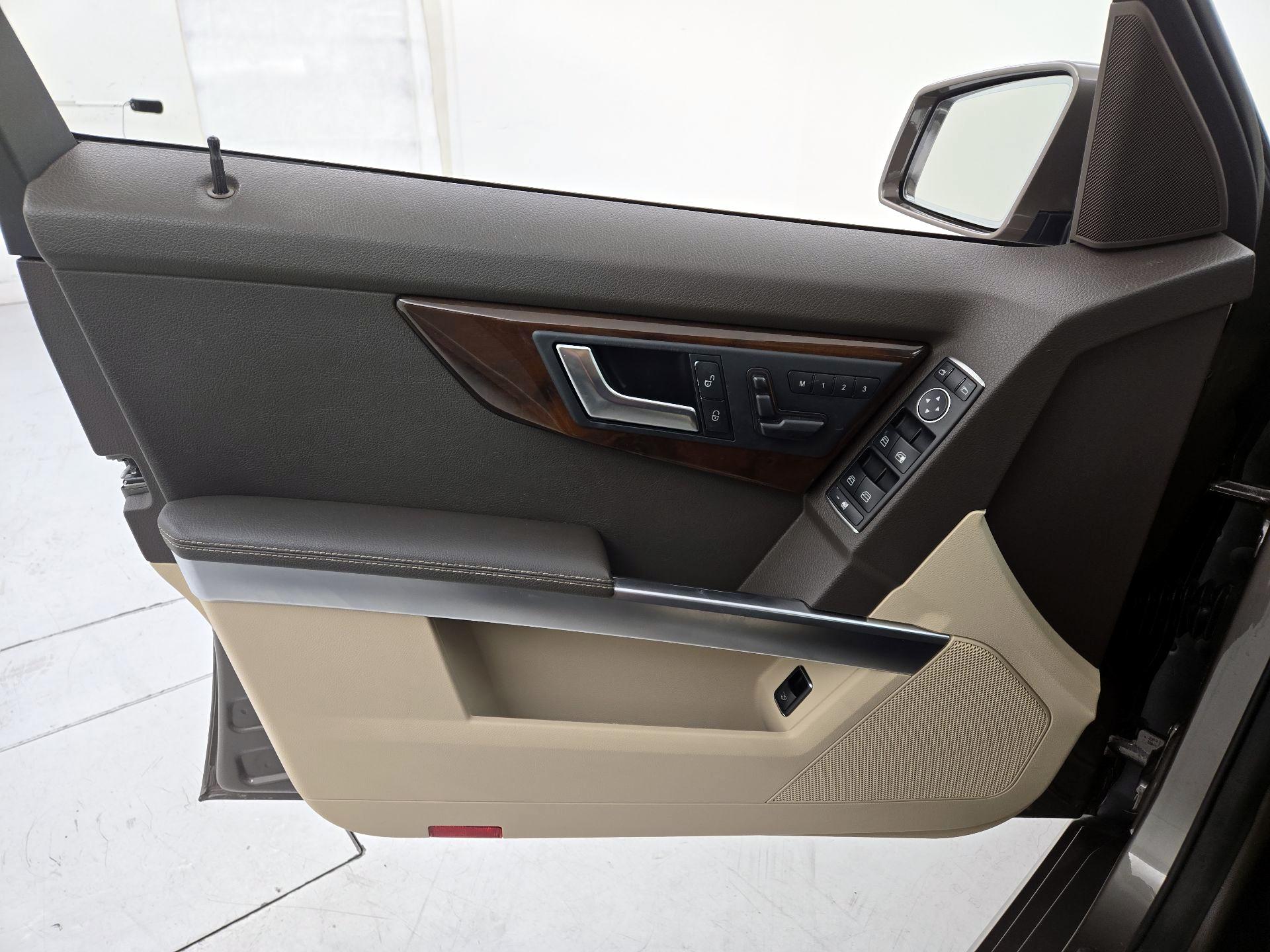 Thumbnail: 2014 Mercedes-Benz GLK - 12