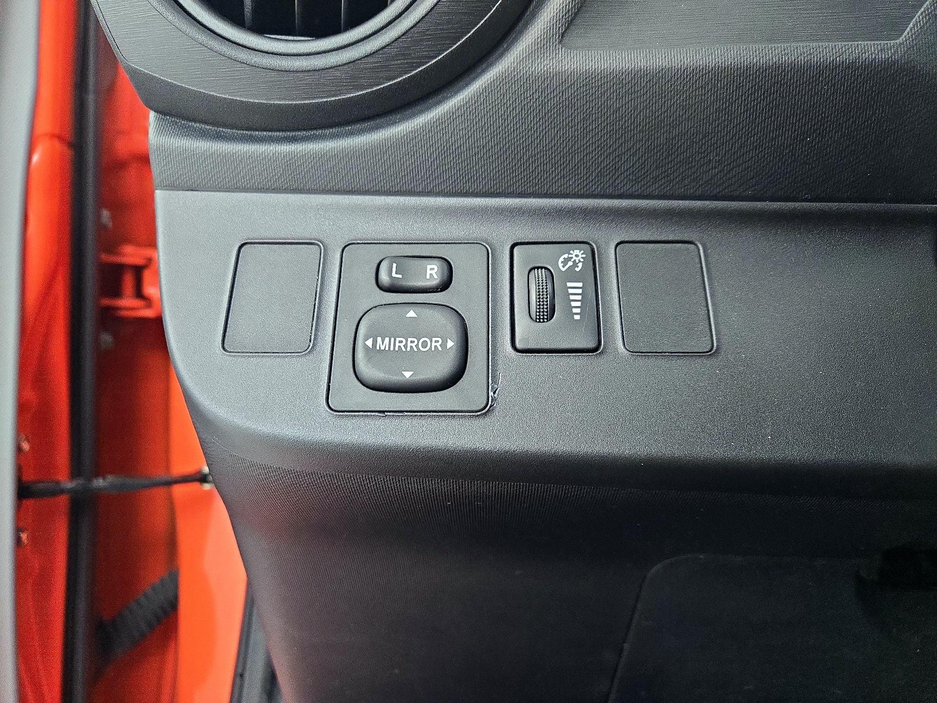 Thumbnail: 2013 Toyota Prius c - 13