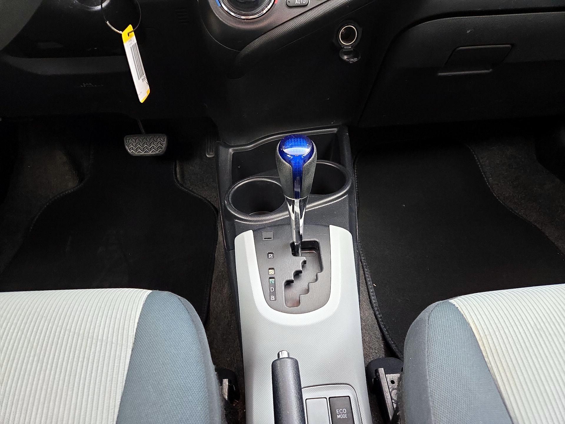 Thumbnail: 2013 Toyota Prius c - 16