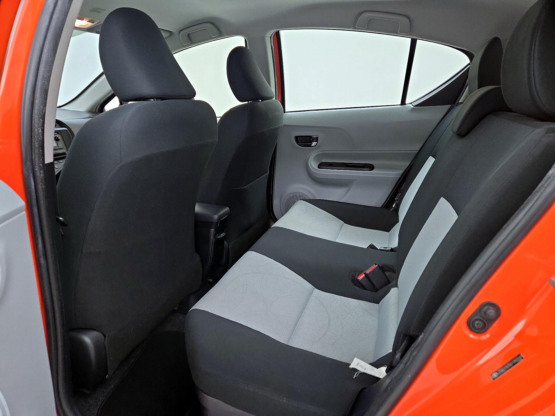 Thumbnail: 2013 Toyota Prius c - 18