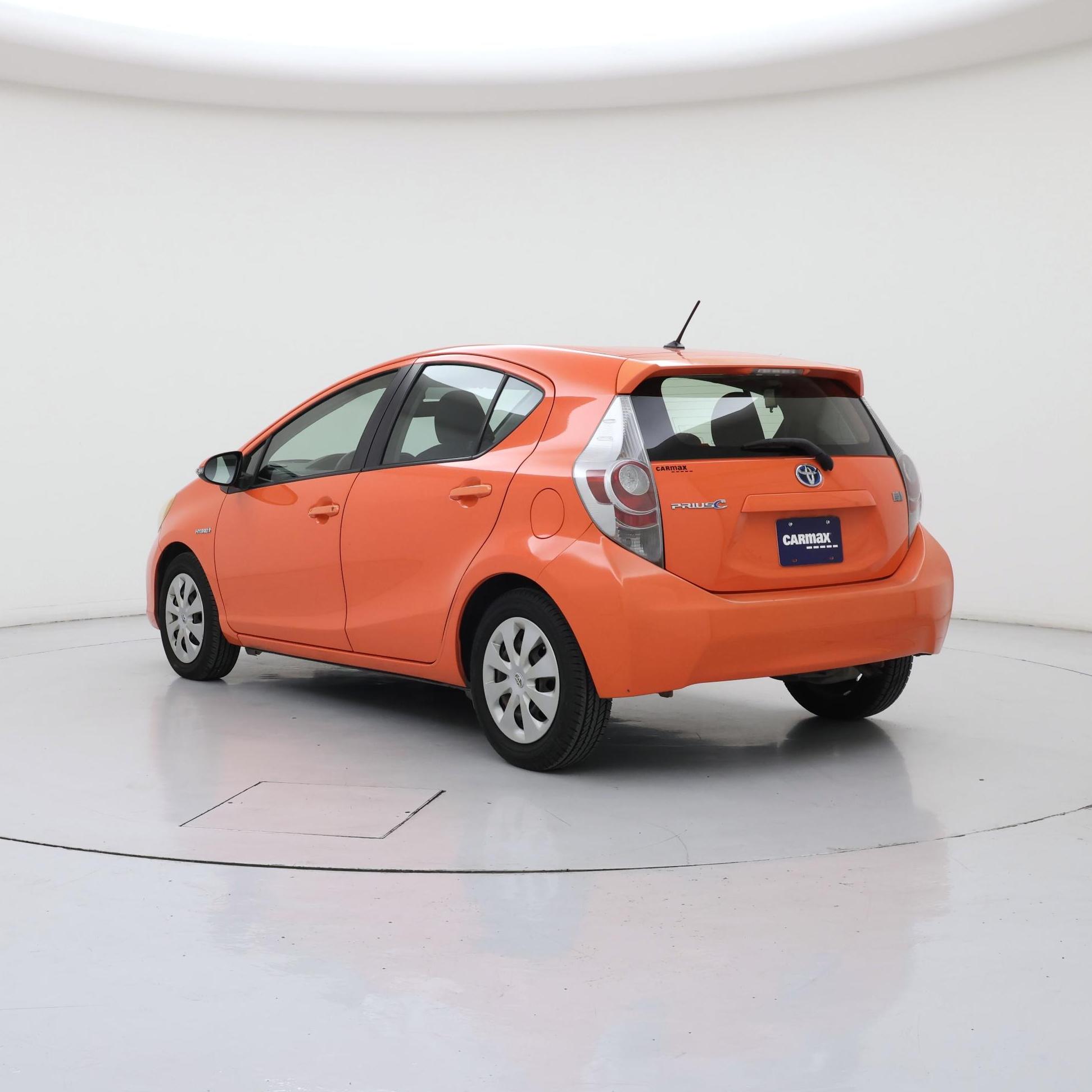 Thumbnail: 2013 Toyota Prius c - 2
