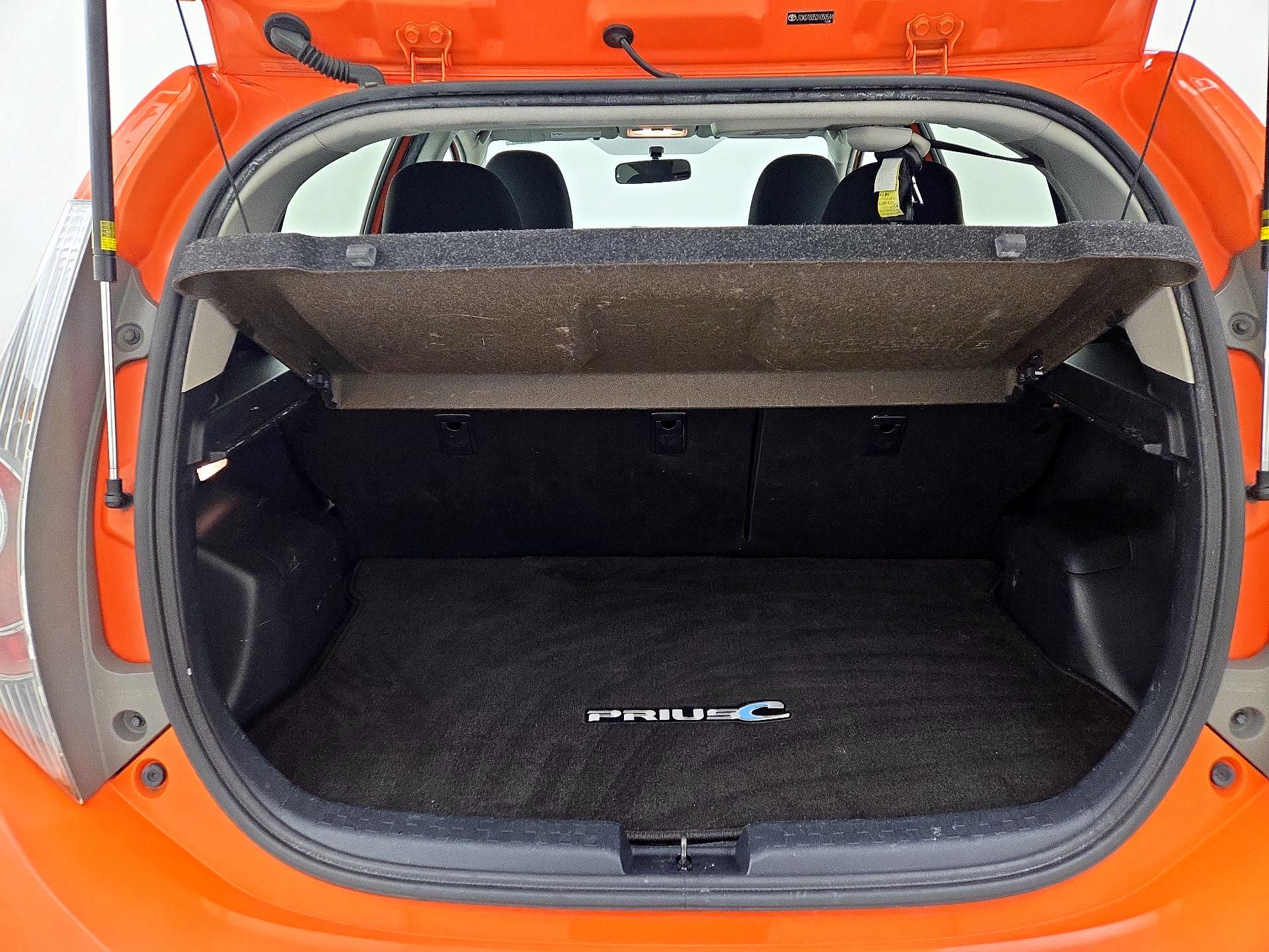 Thumbnail: 2013 Toyota Prius c - 19