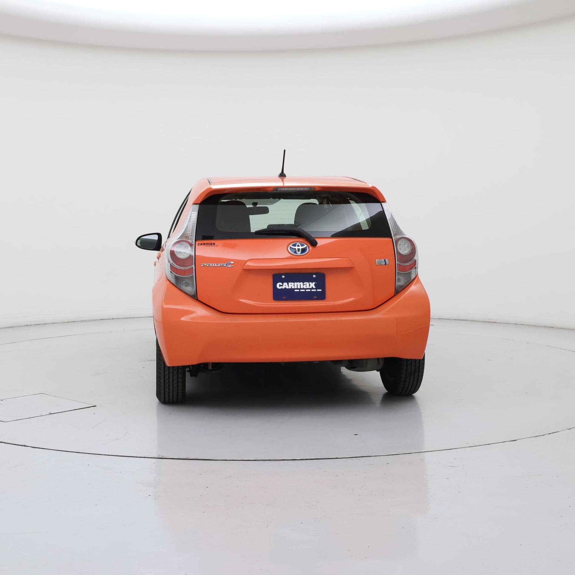 Thumbnail: 2013 Toyota Prius c - 6