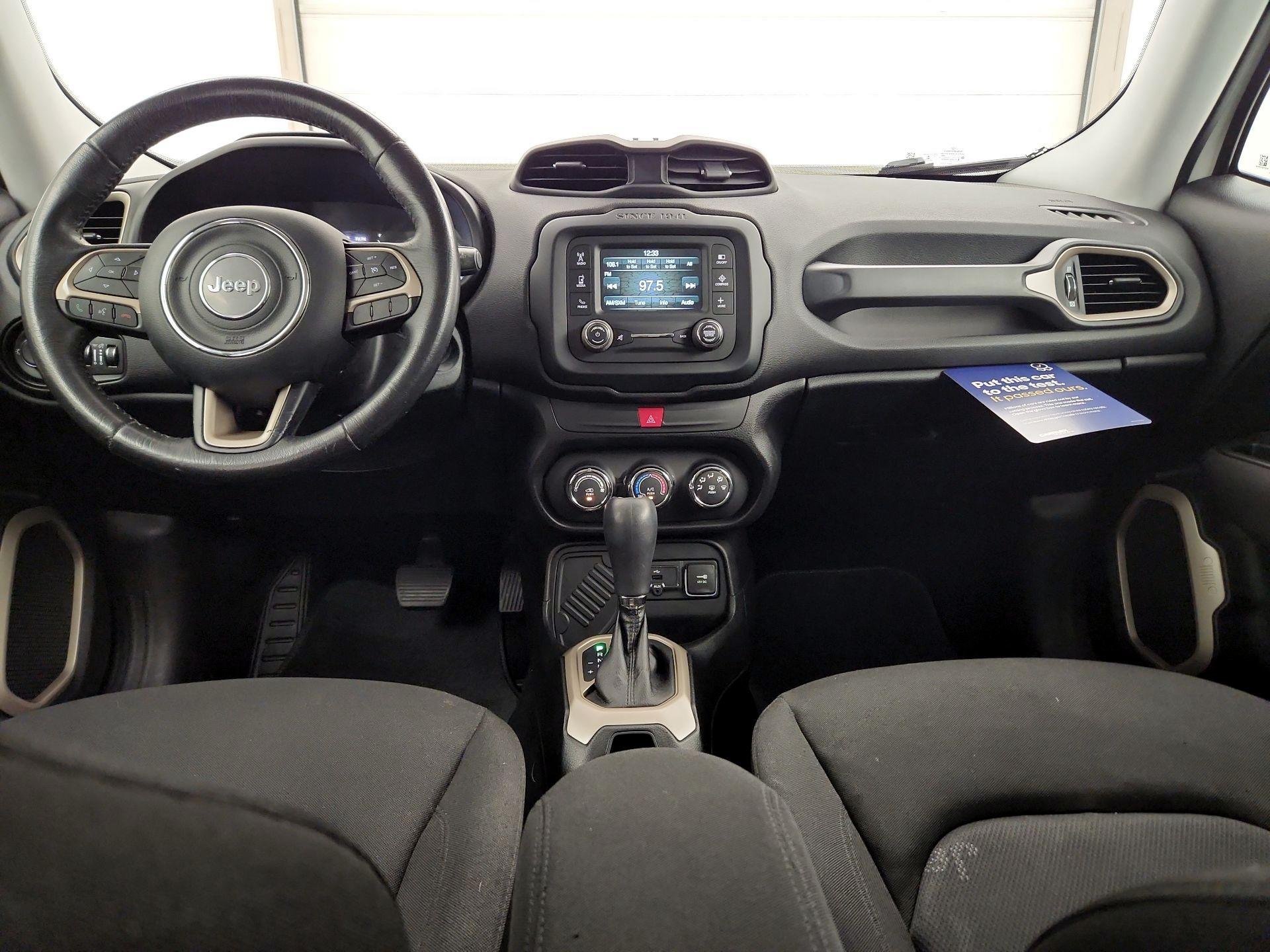 Thumbnail: 2016 Jeep Renegade - 9