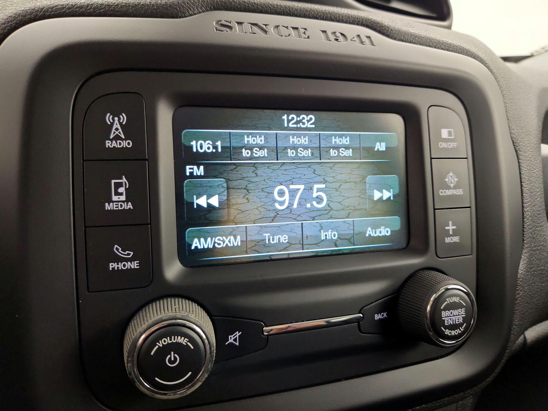 Thumbnail: 2016 Jeep Renegade - 15