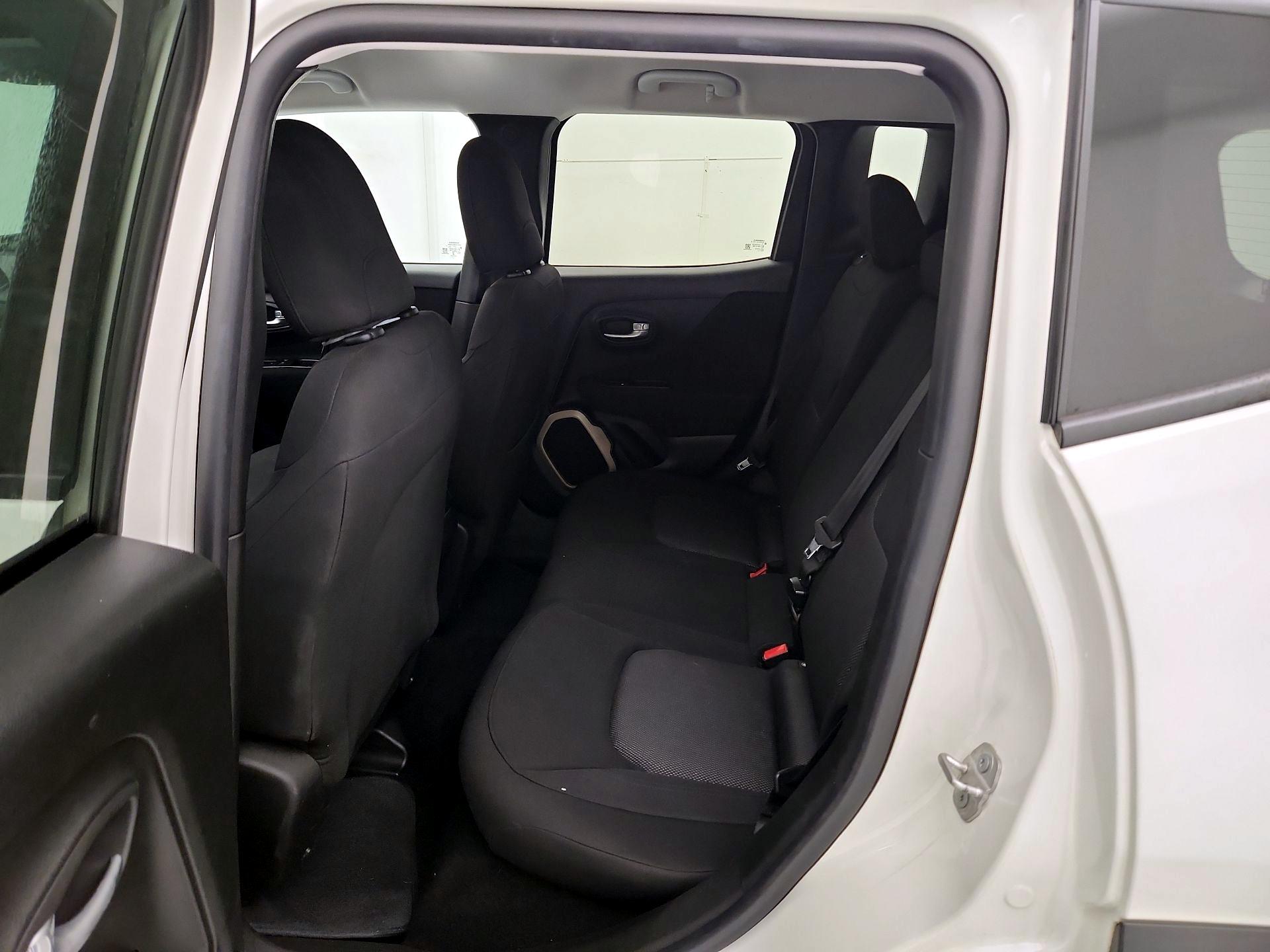 Thumbnail: 2016 Jeep Renegade - 19